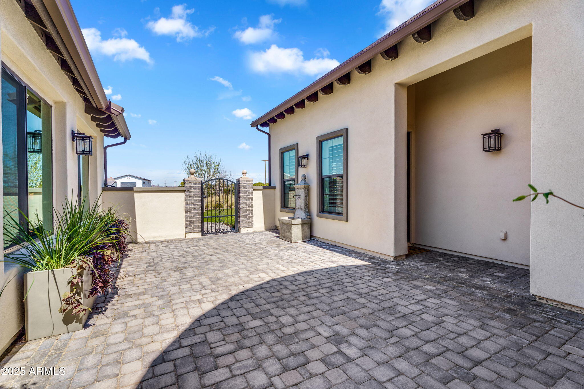 4037 E MINTON Circle