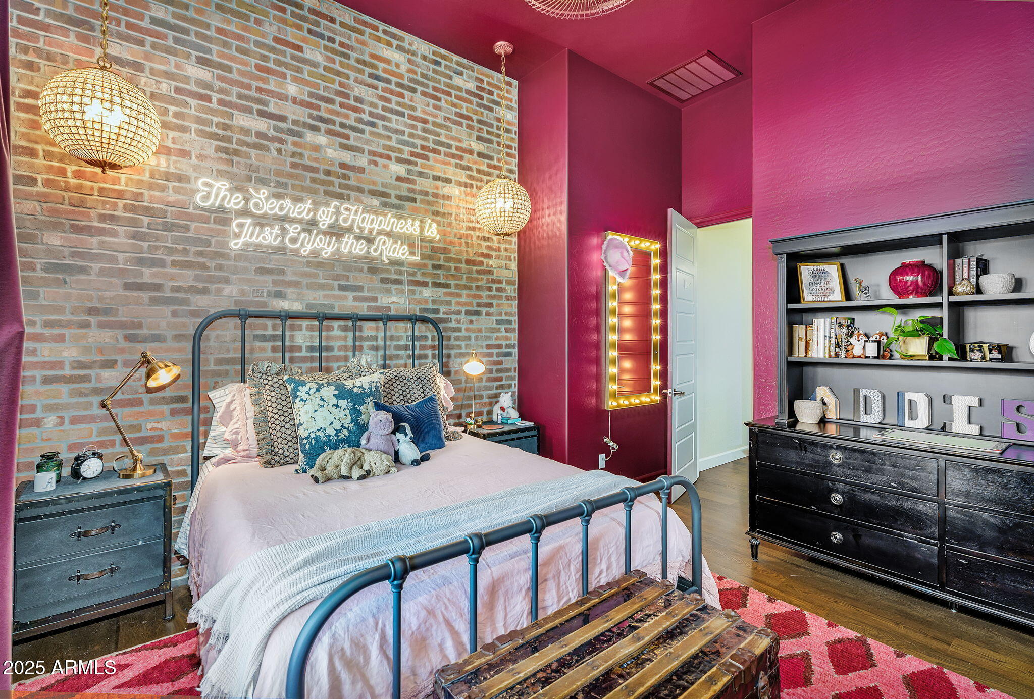 4037 E MINTON Circle