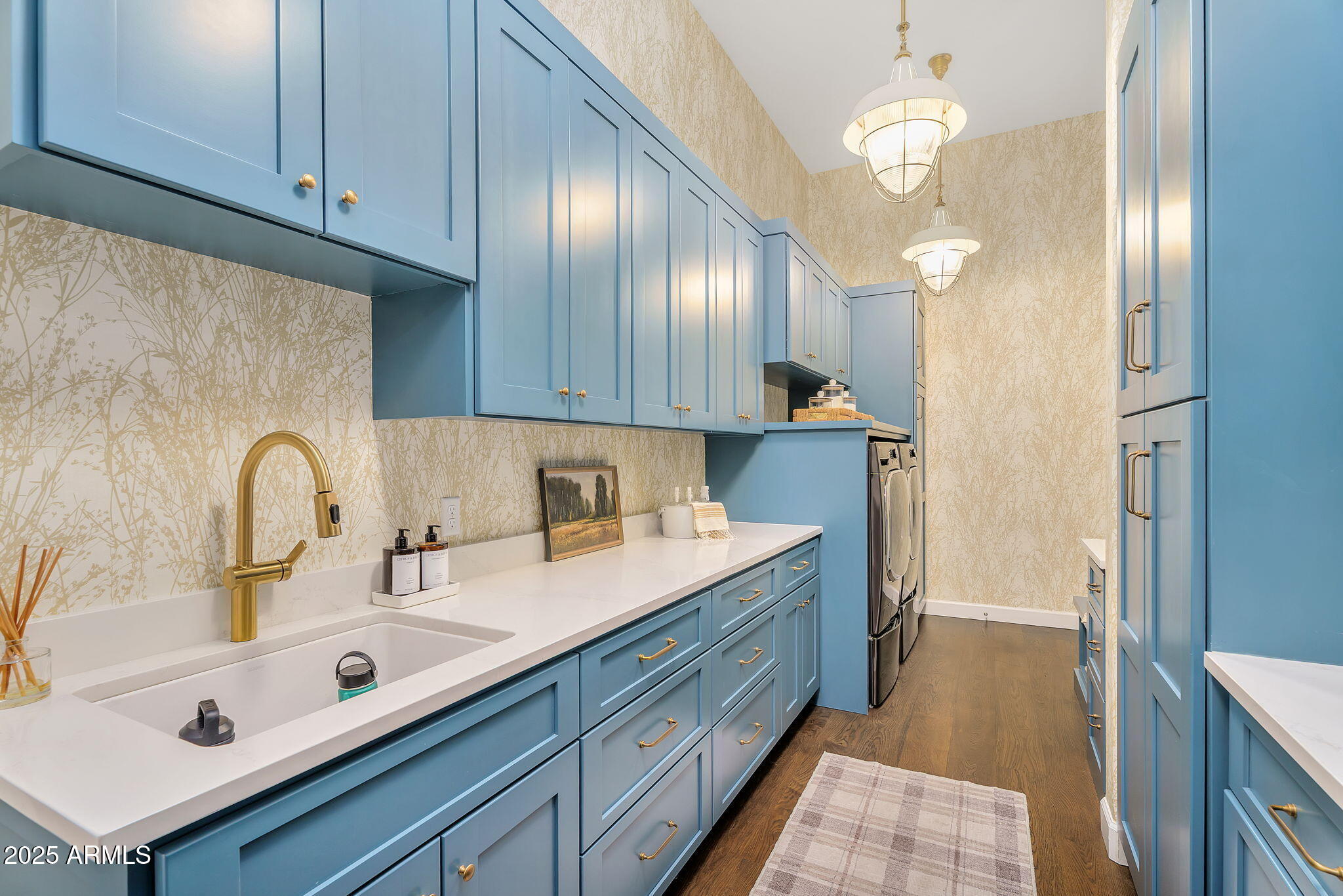 4037 E MINTON Circle