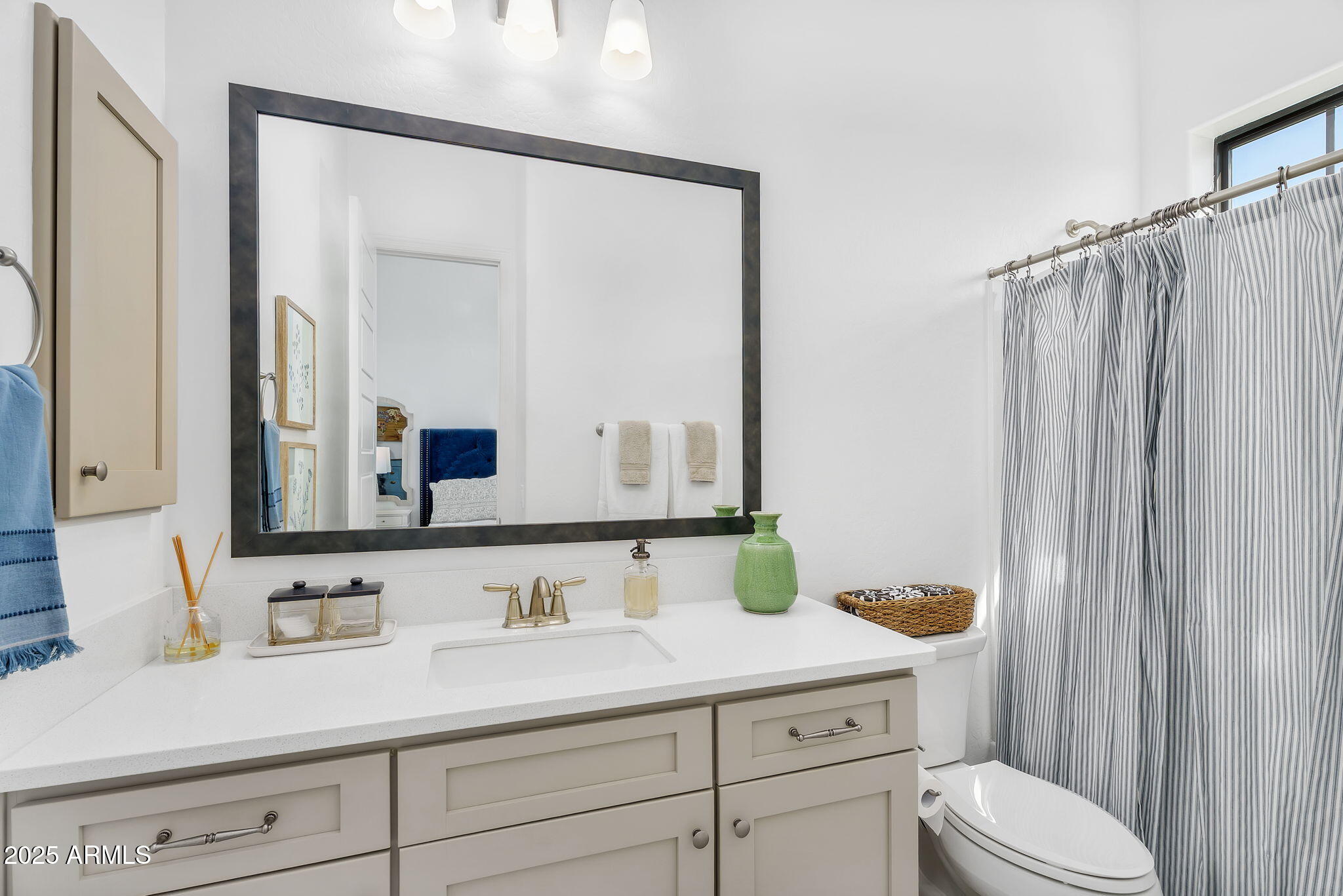 4037 E MINTON Circle