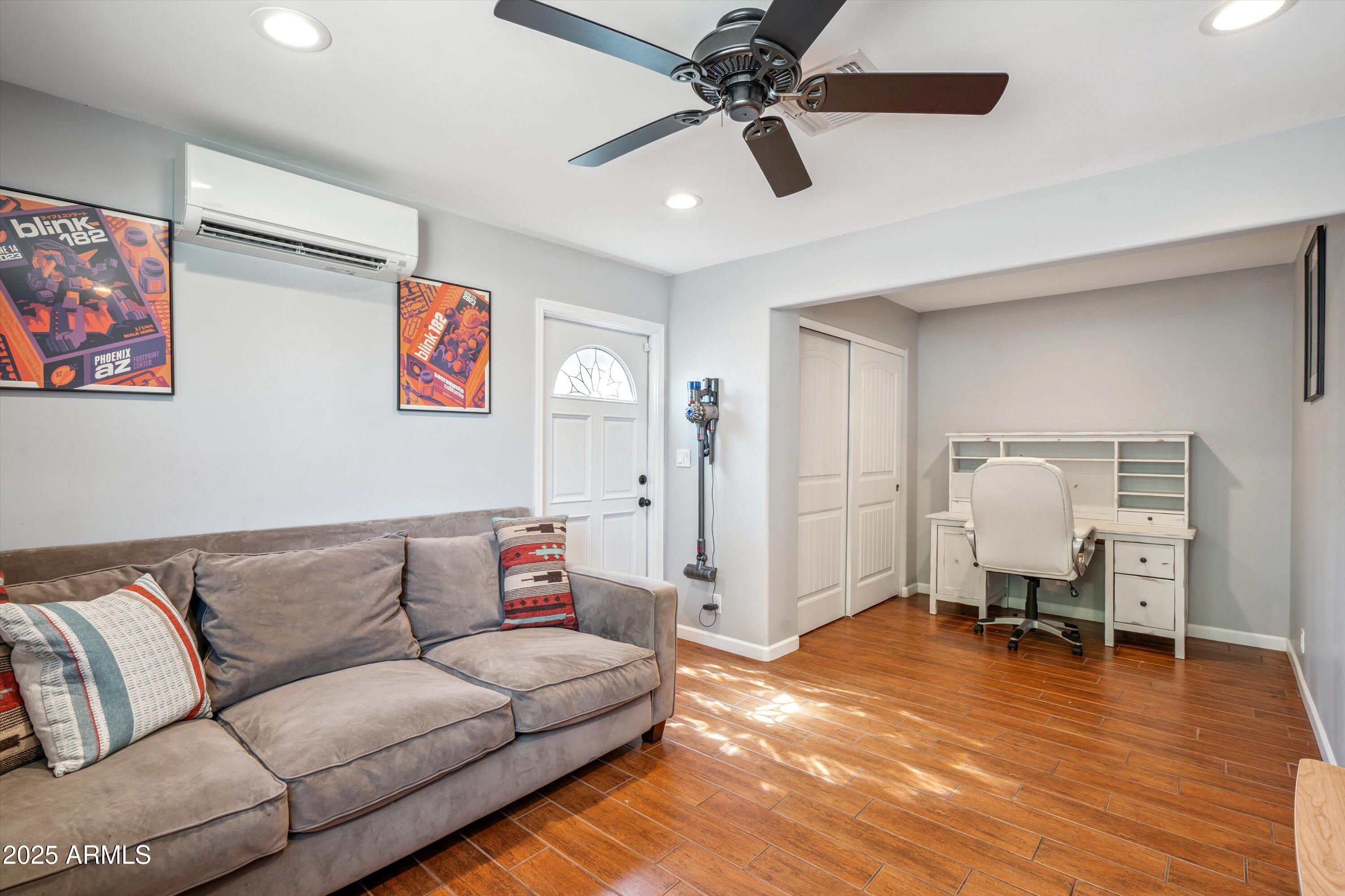 1212 E ECHO Lane