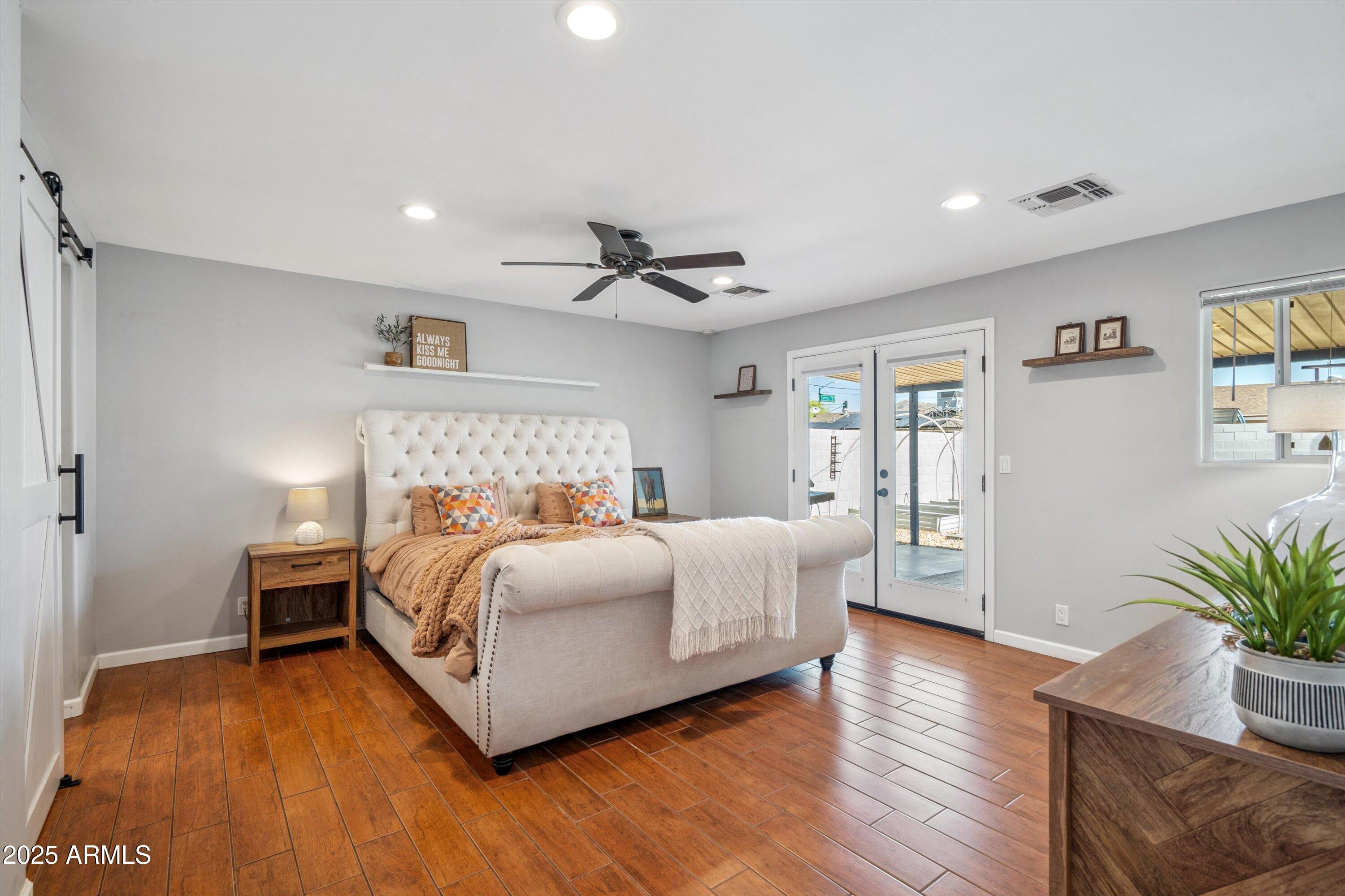 1212 E ECHO Lane