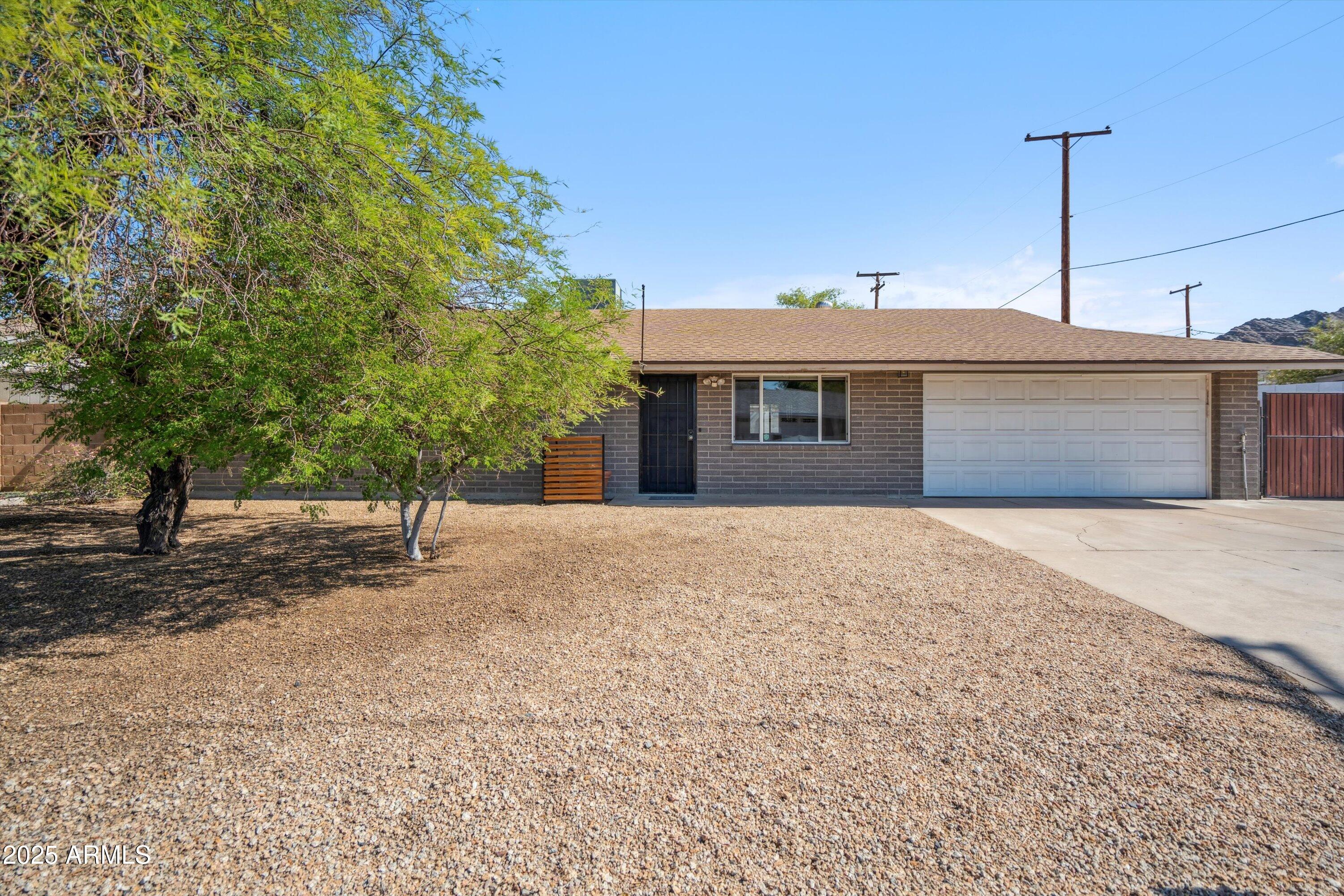 1212 E ECHO Lane