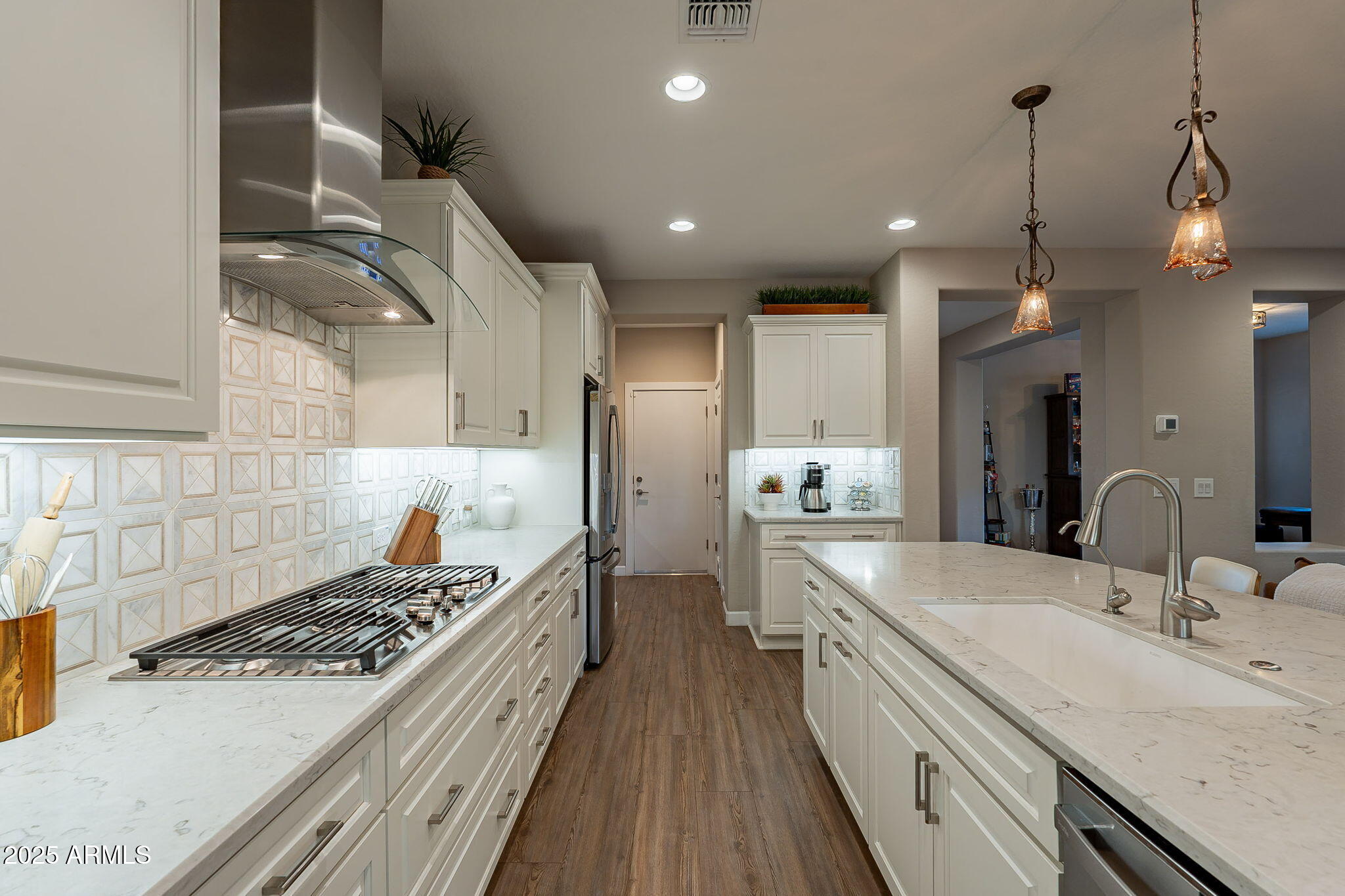 429 E VETERANS Way