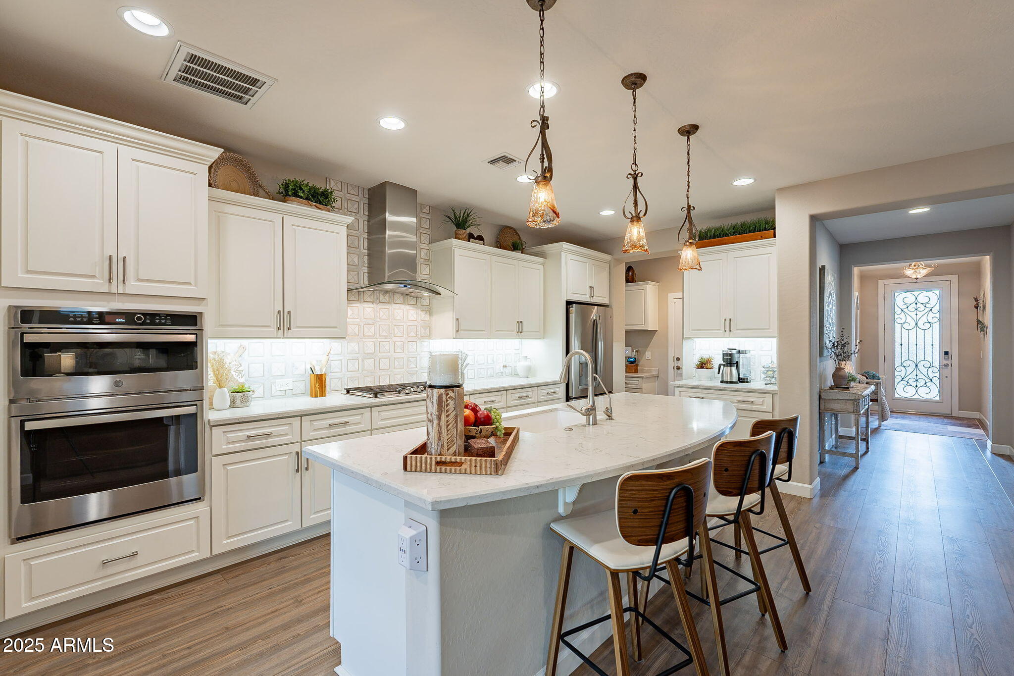 429 E VETERANS Way