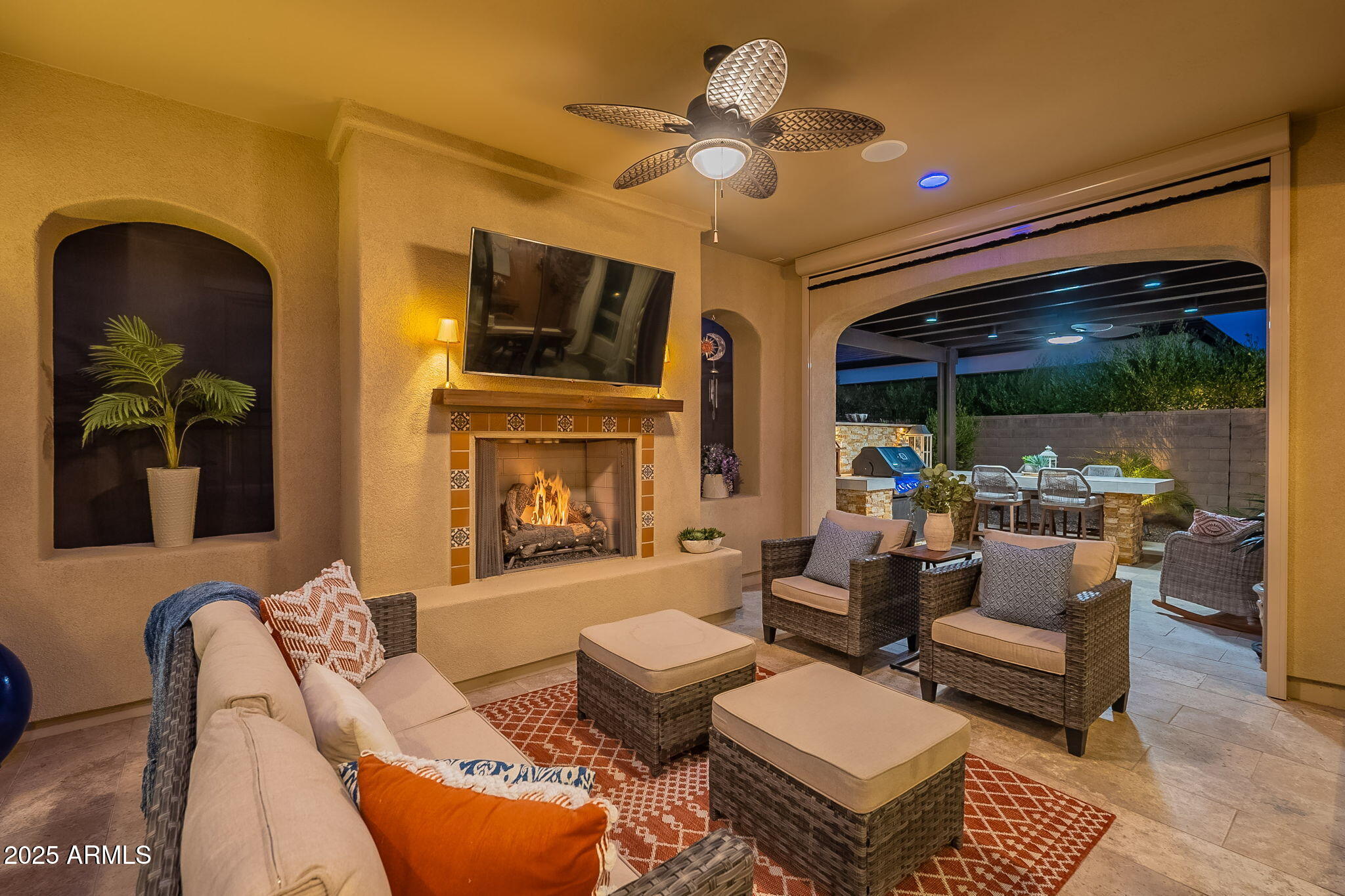 429 E VETERANS Way