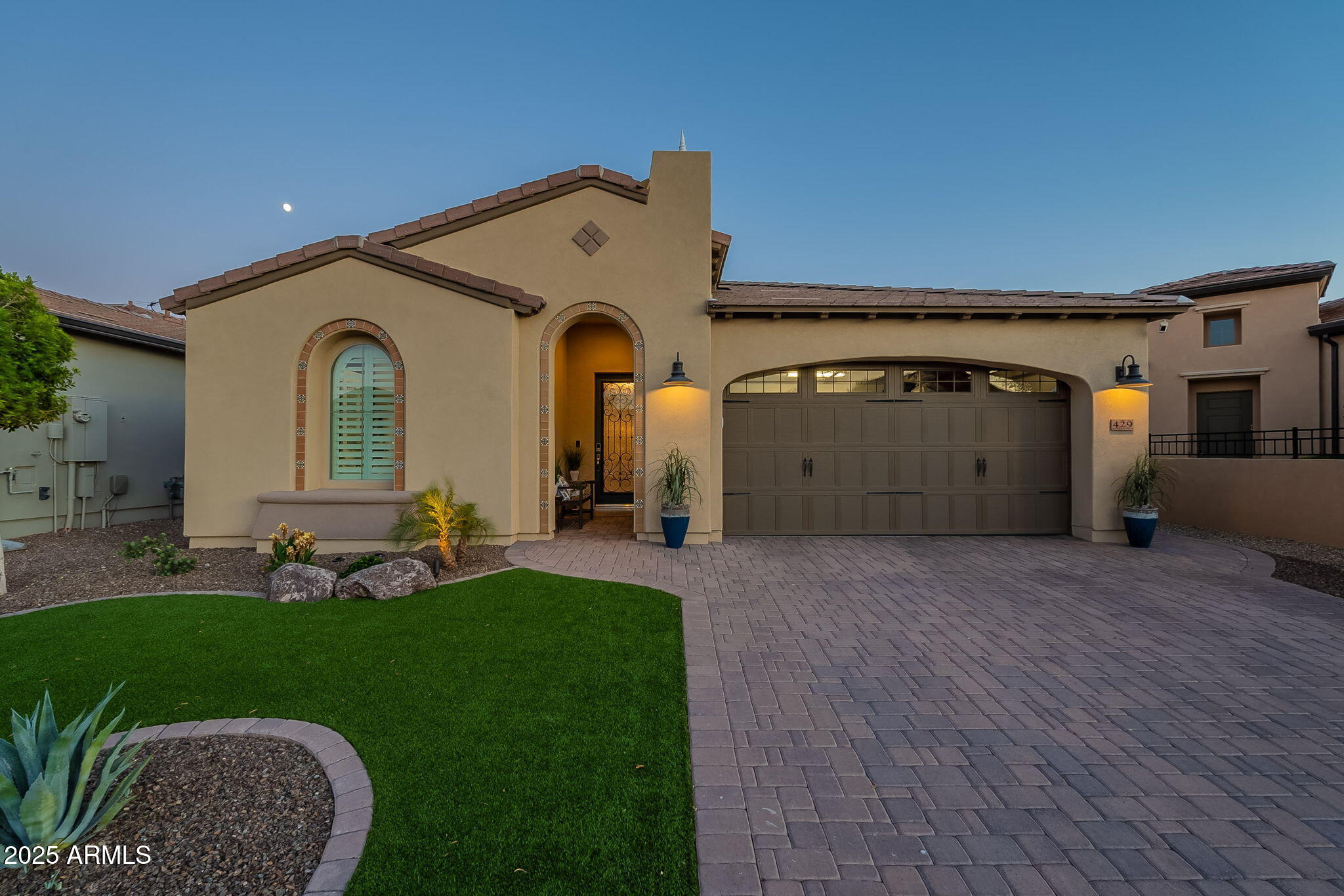 429 E VETERANS Way