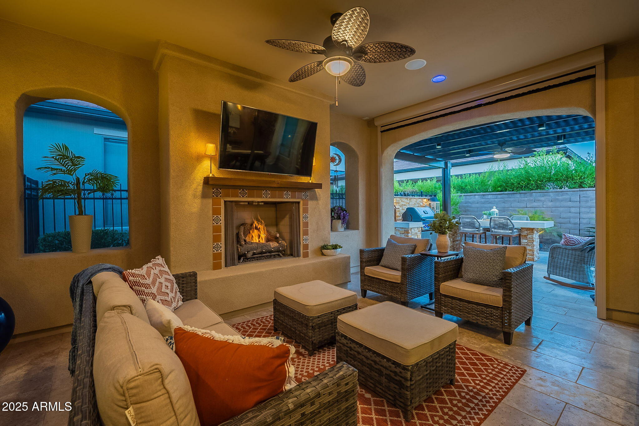 429 E VETERANS Way
