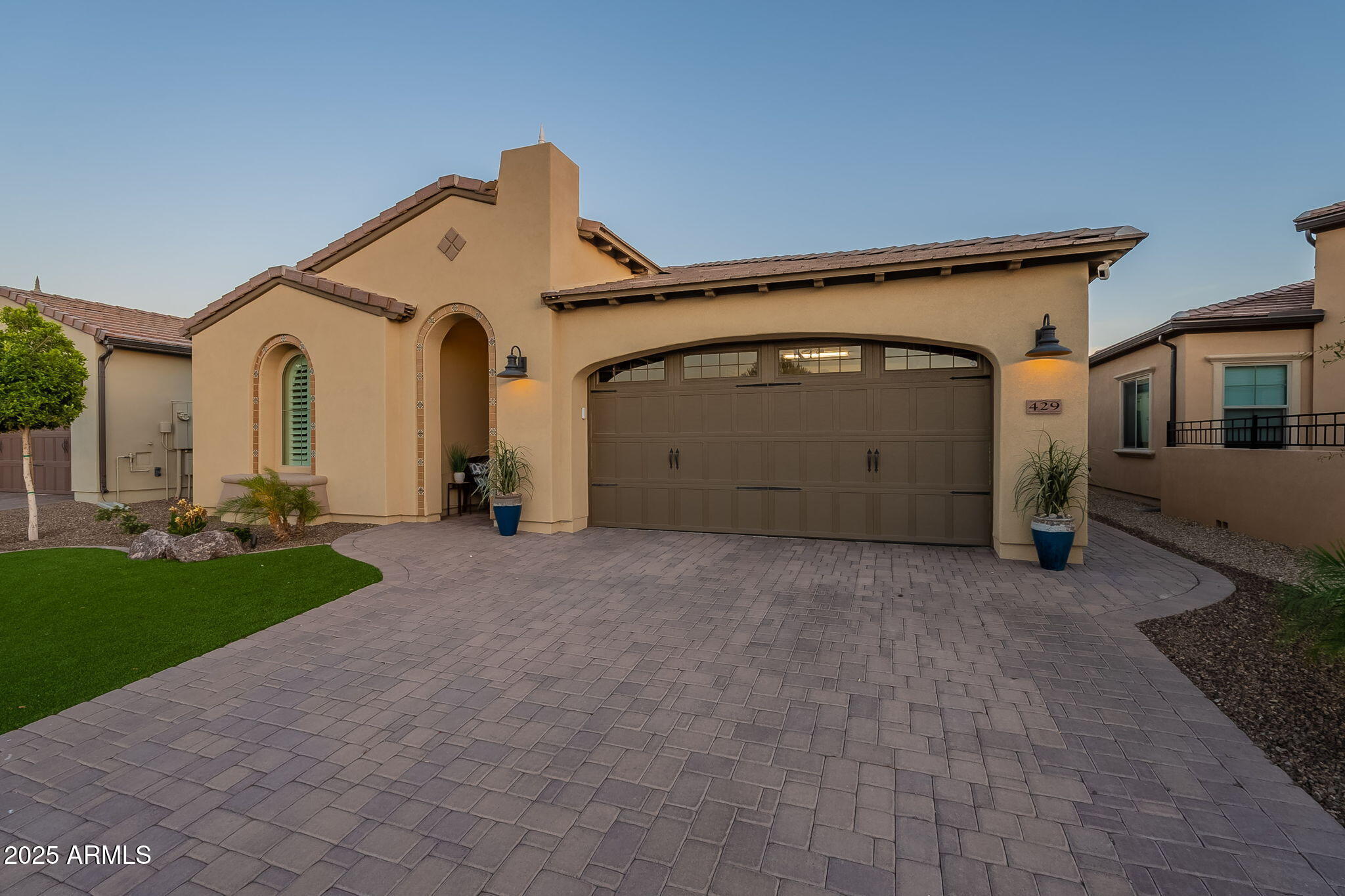 429 E VETERANS Way