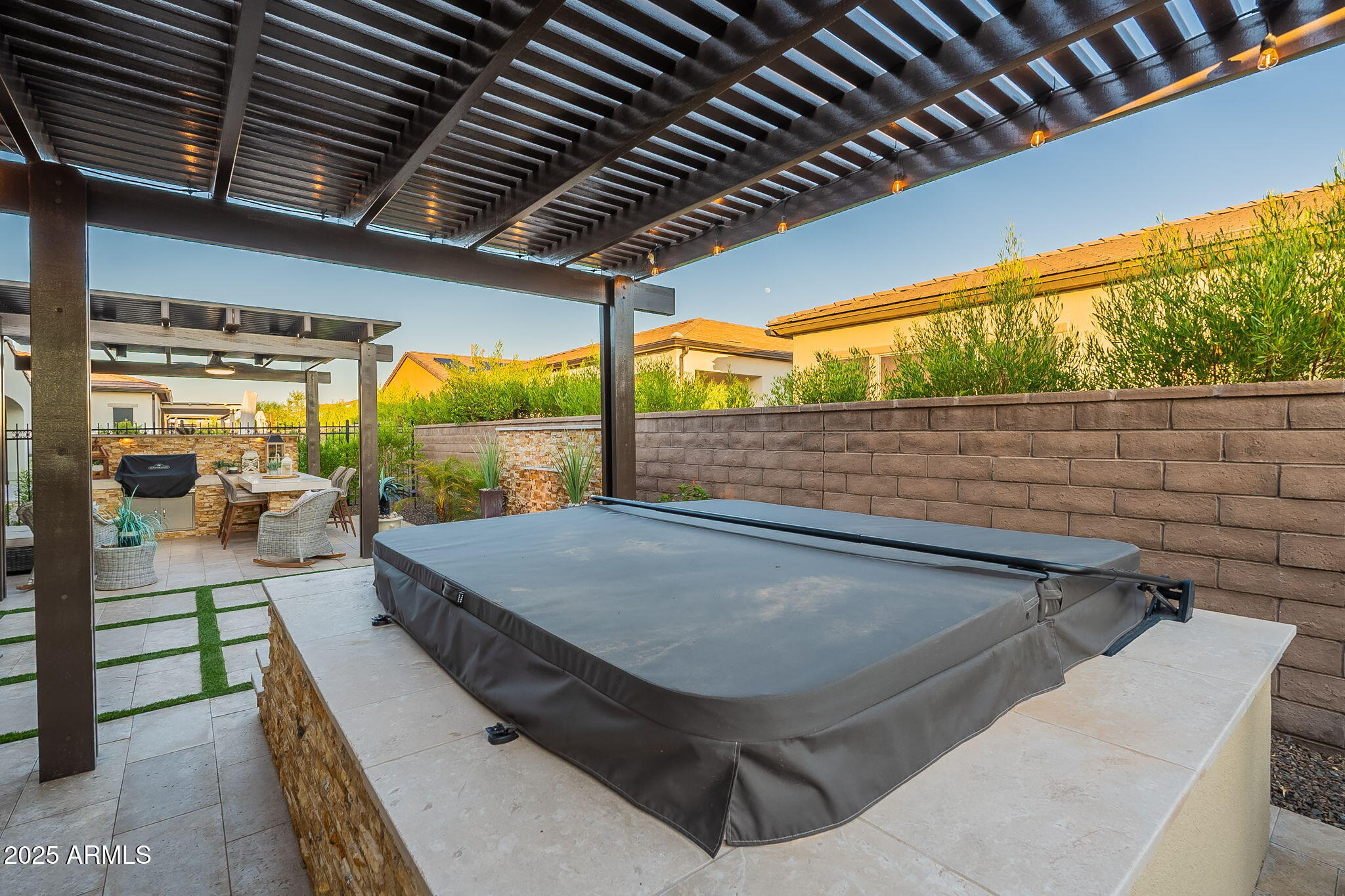429 E VETERANS Way