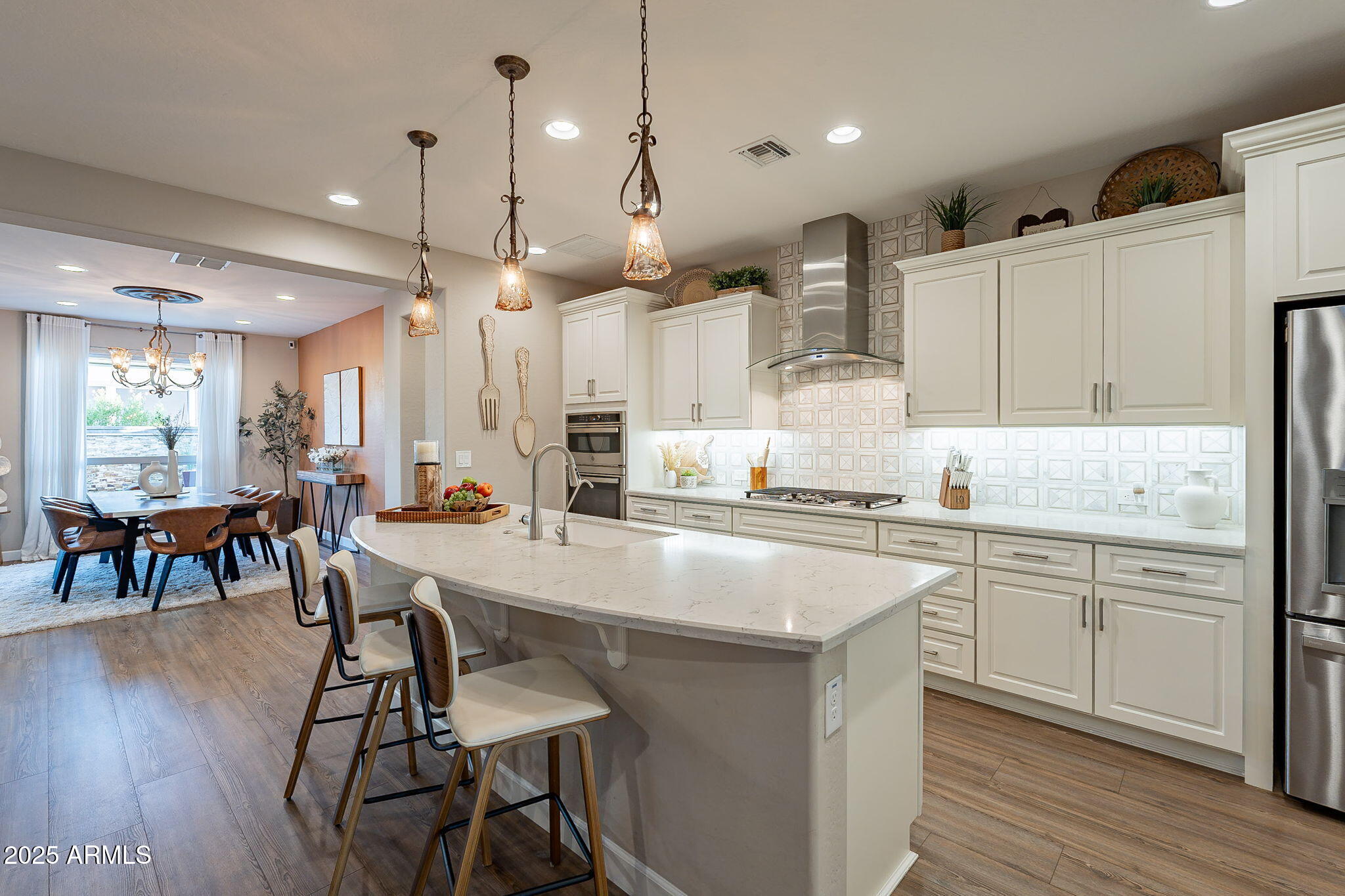429 E VETERANS Way