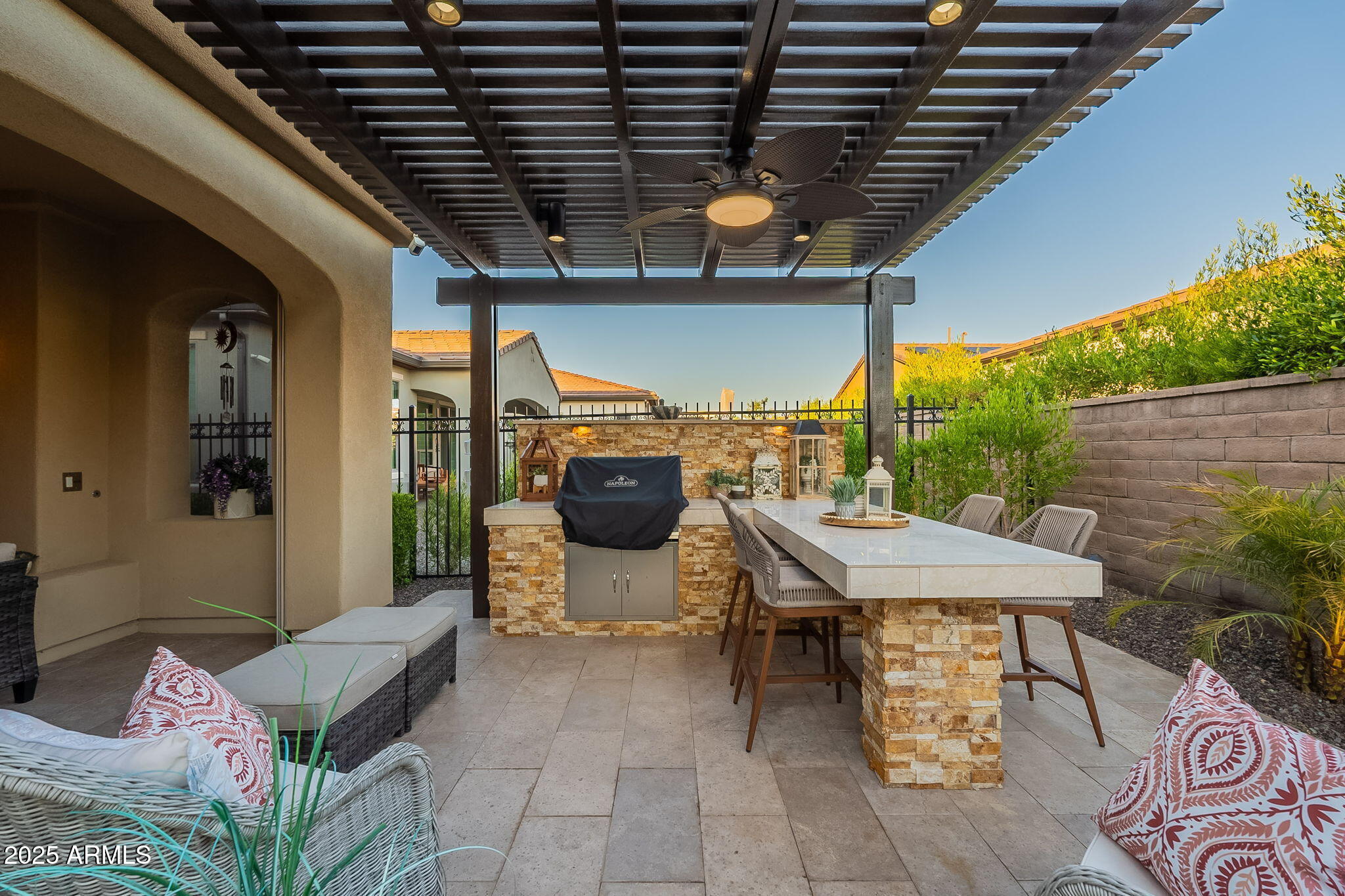 429 E VETERANS Way