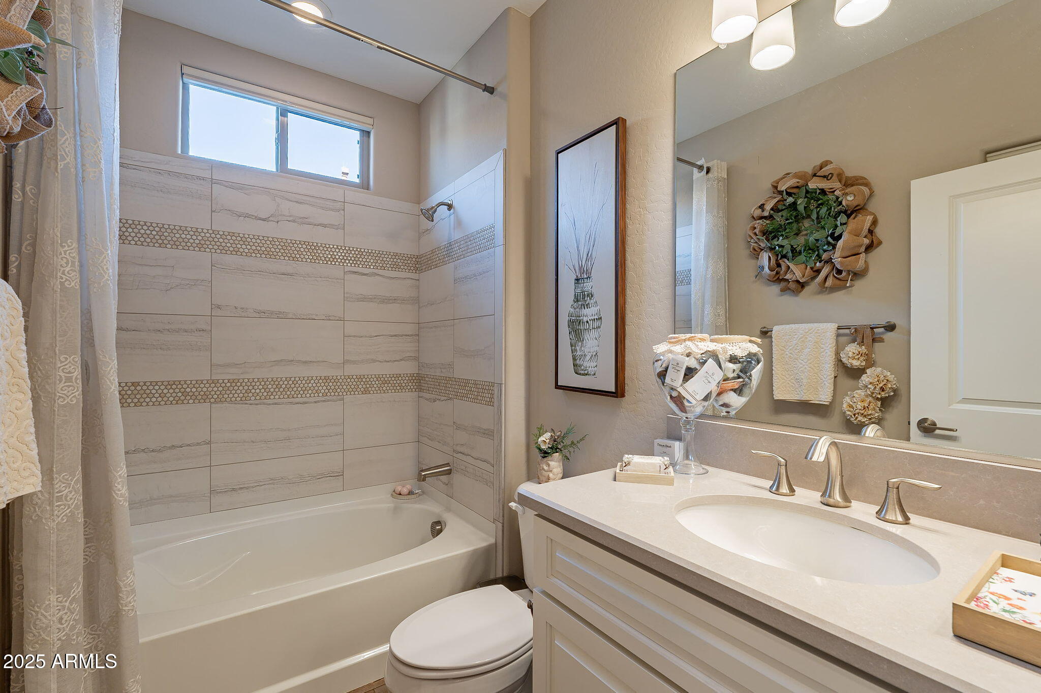 429 E VETERANS Way
