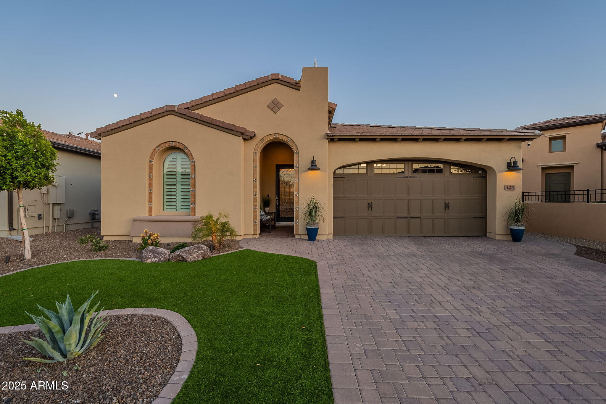429 E VETERANS Way