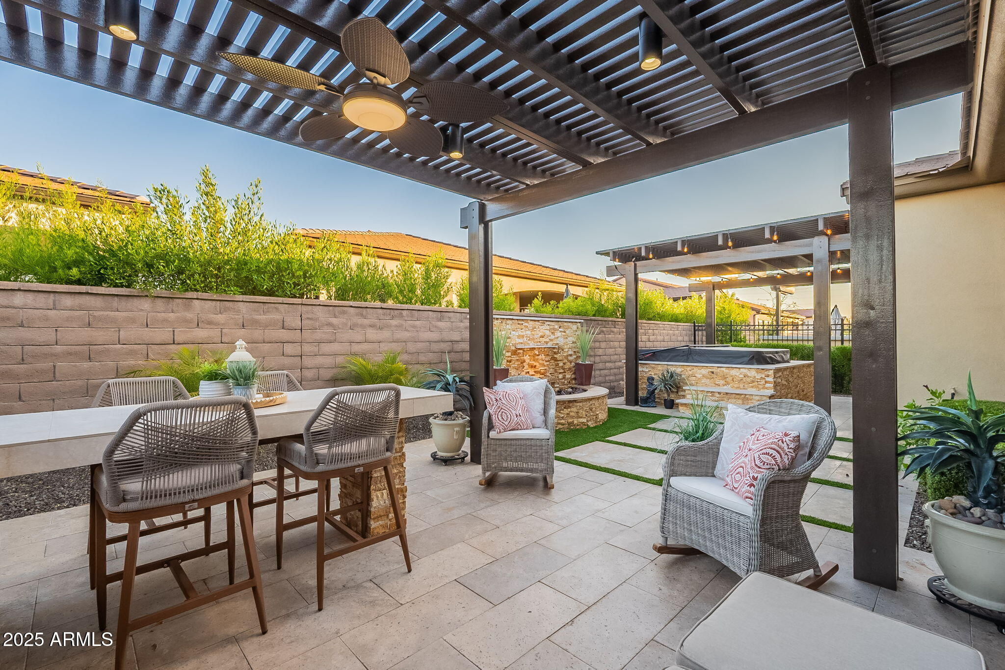429 E VETERANS Way