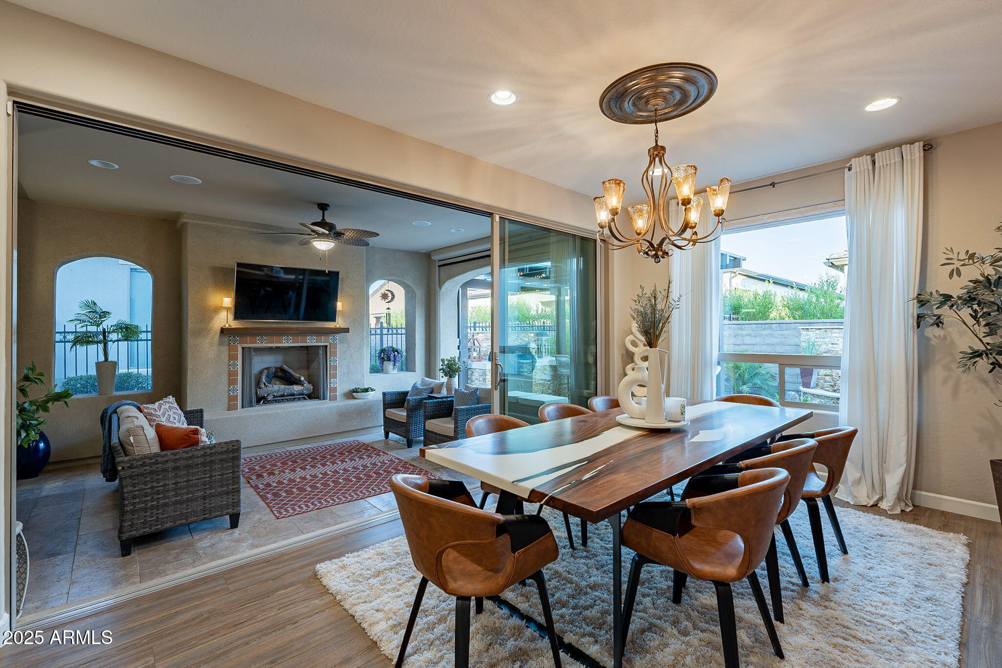 429 E VETERANS Way