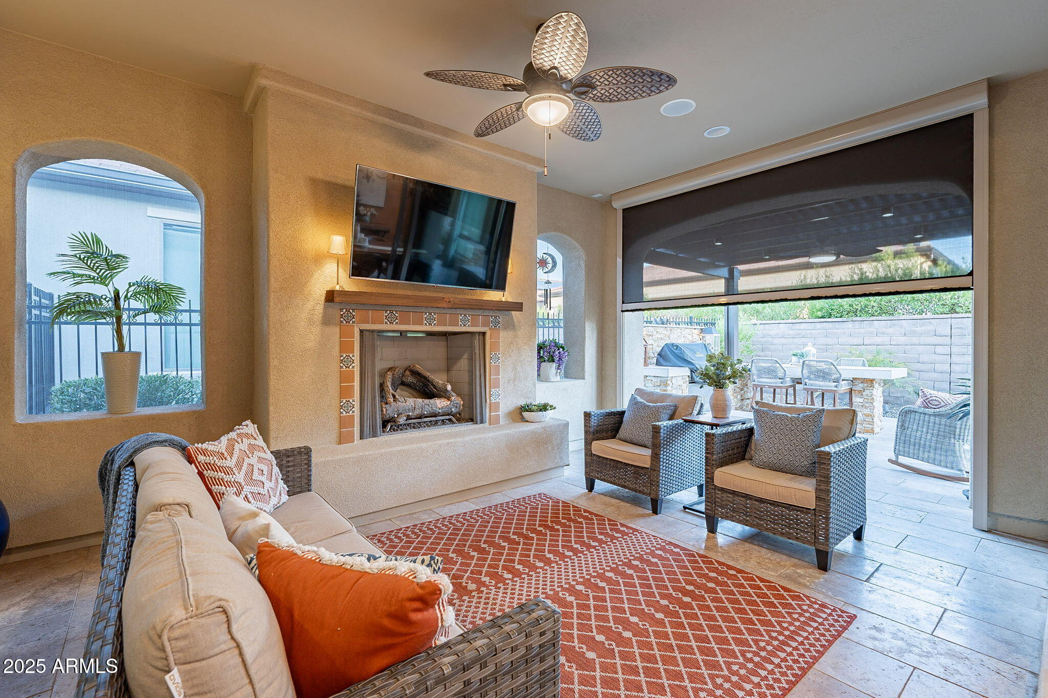 429 E VETERANS Way