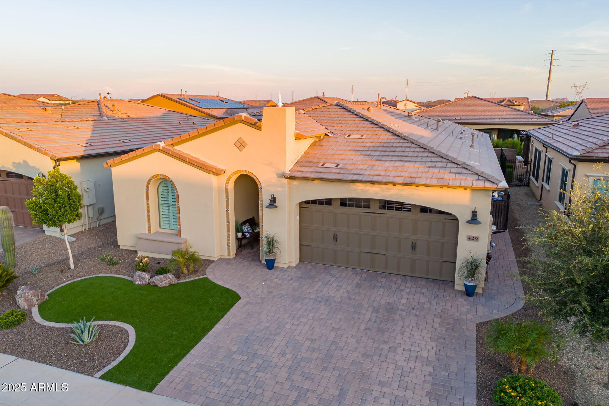 429 E VETERANS Way