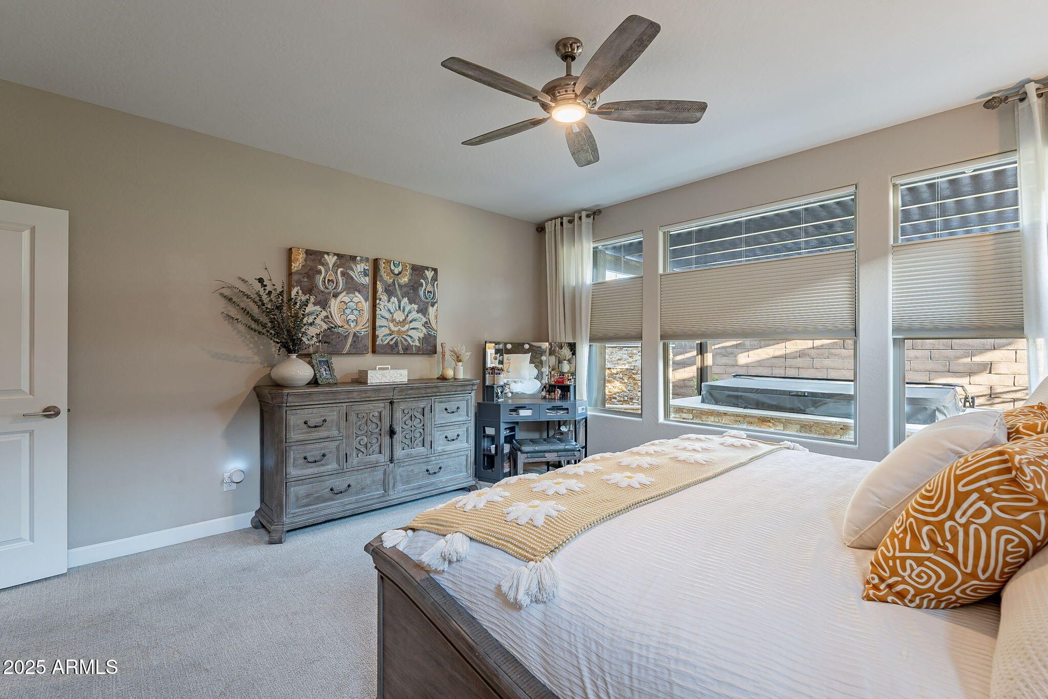 429 E VETERANS Way