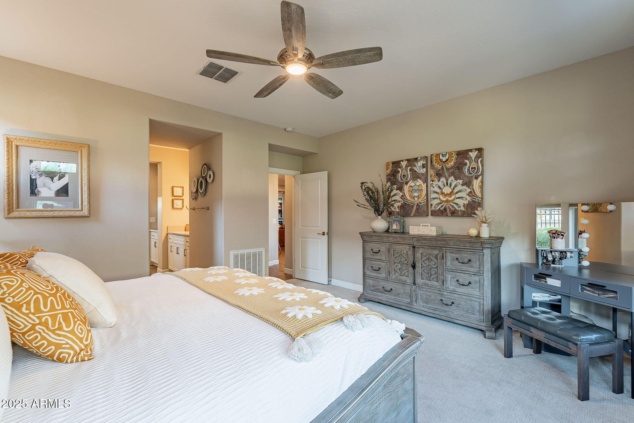 429 E VETERANS Way