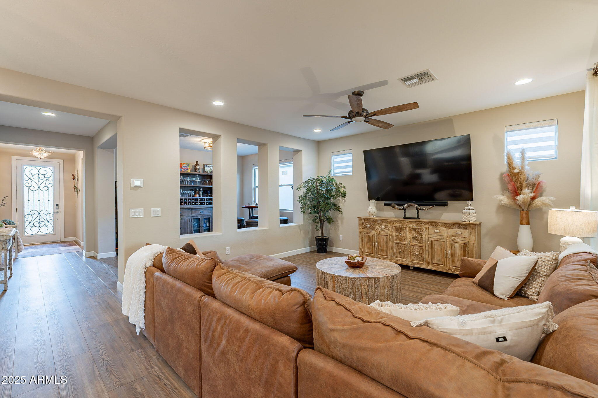 429 E VETERANS Way