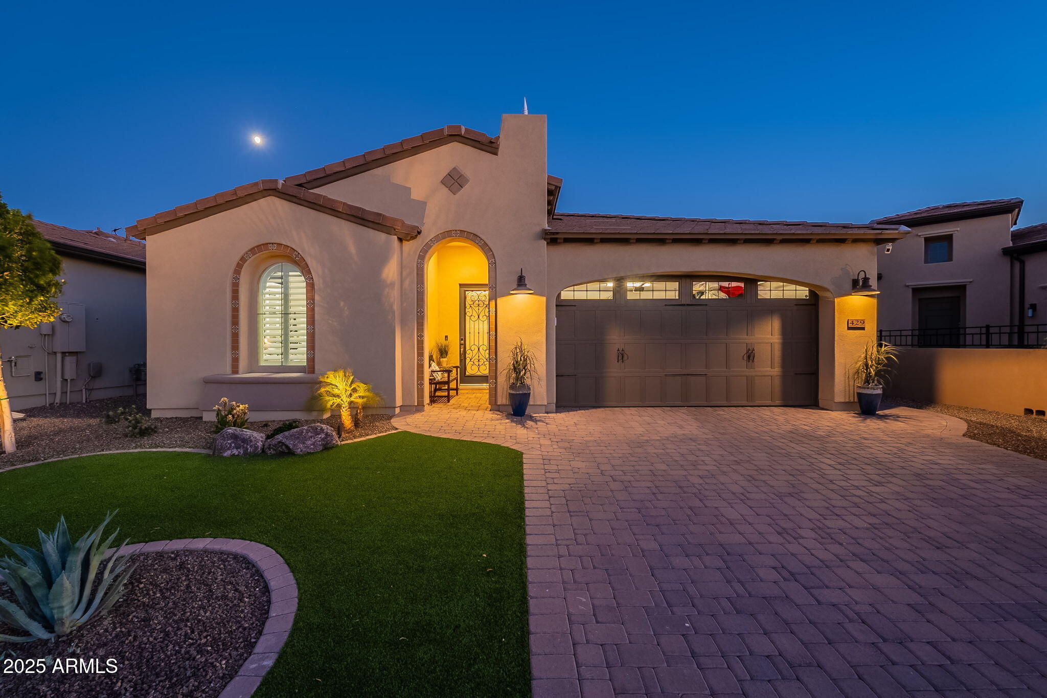 429 E VETERANS Way