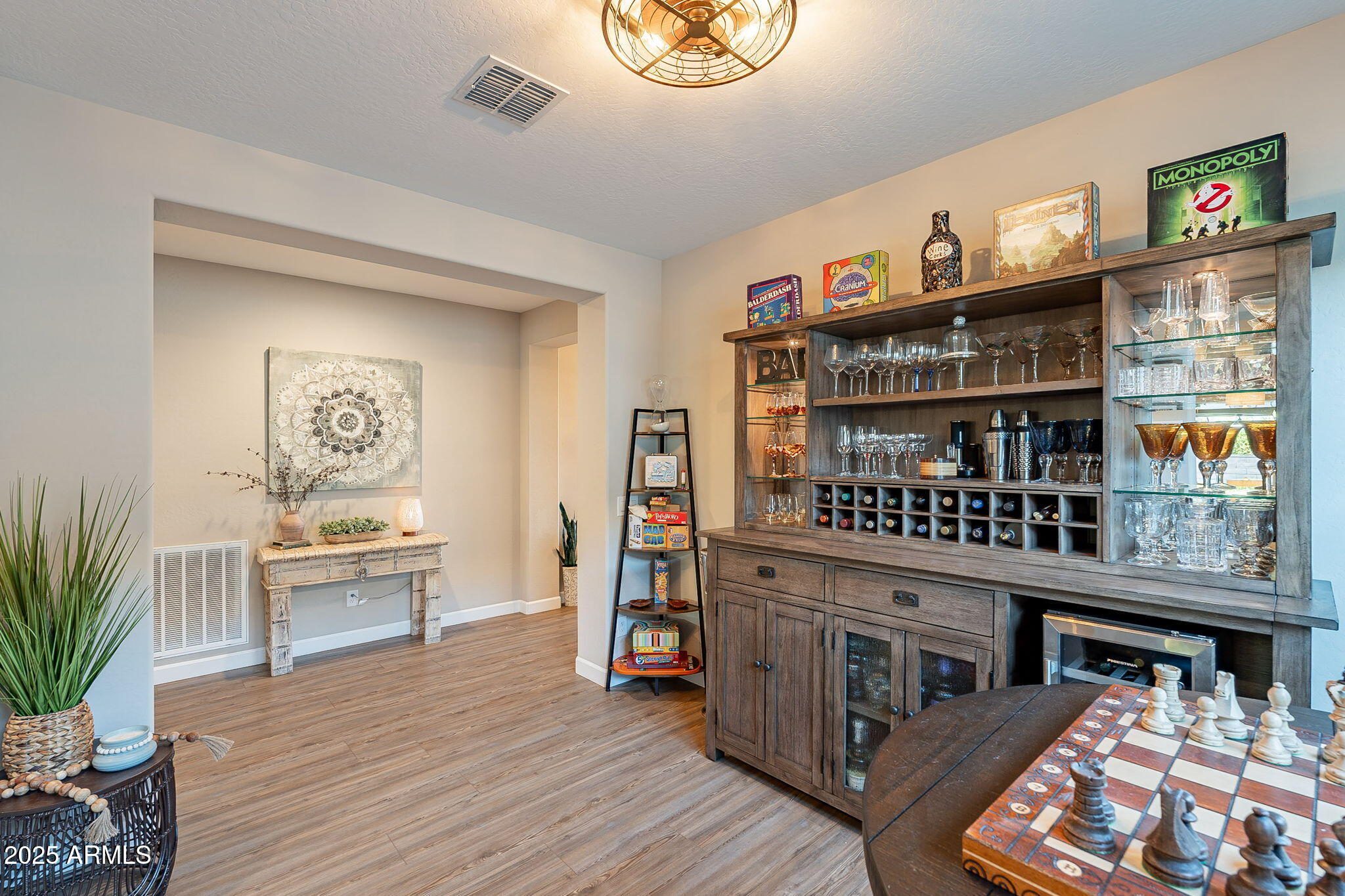 429 E VETERANS Way