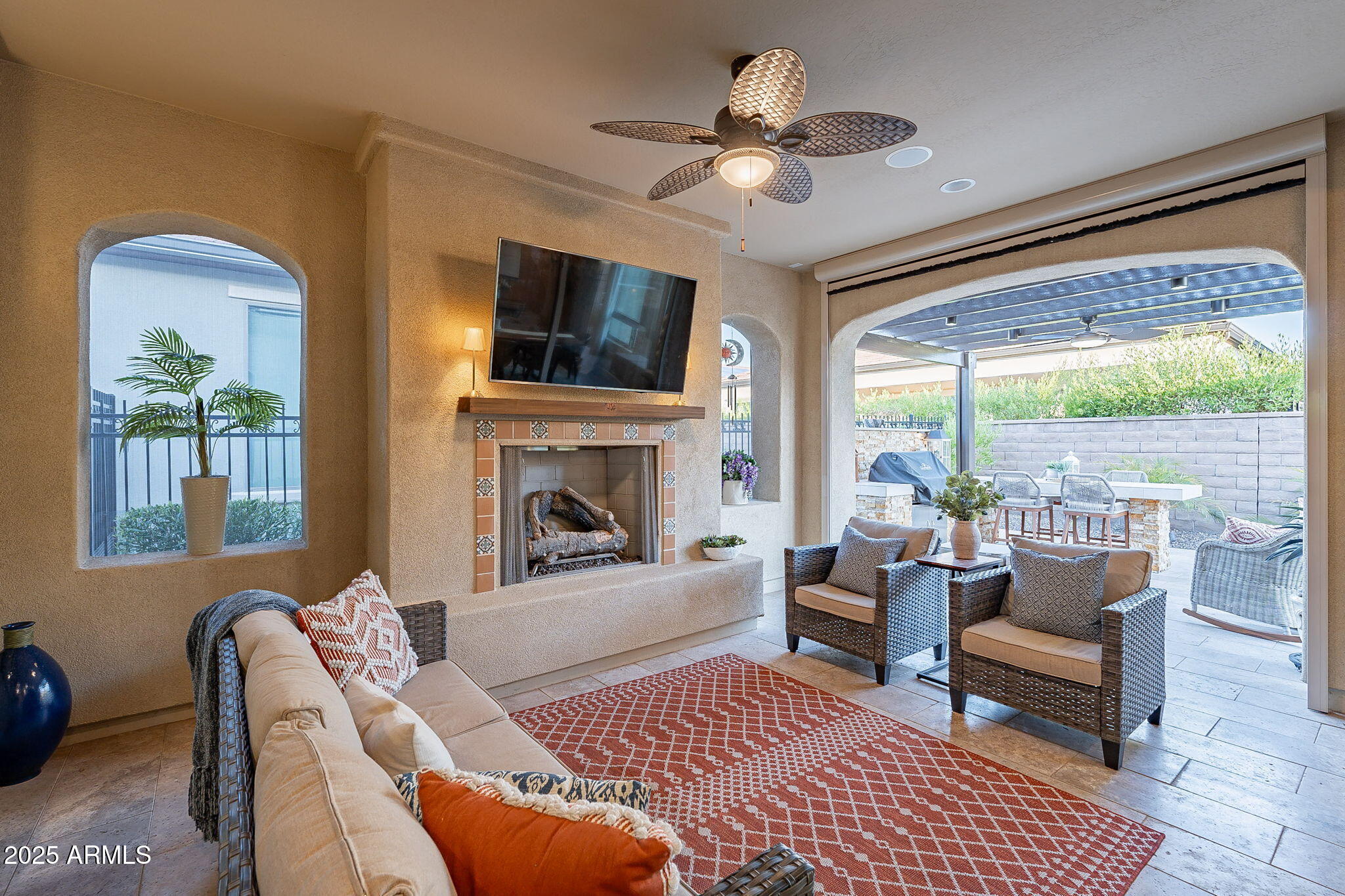 429 E VETERANS Way
