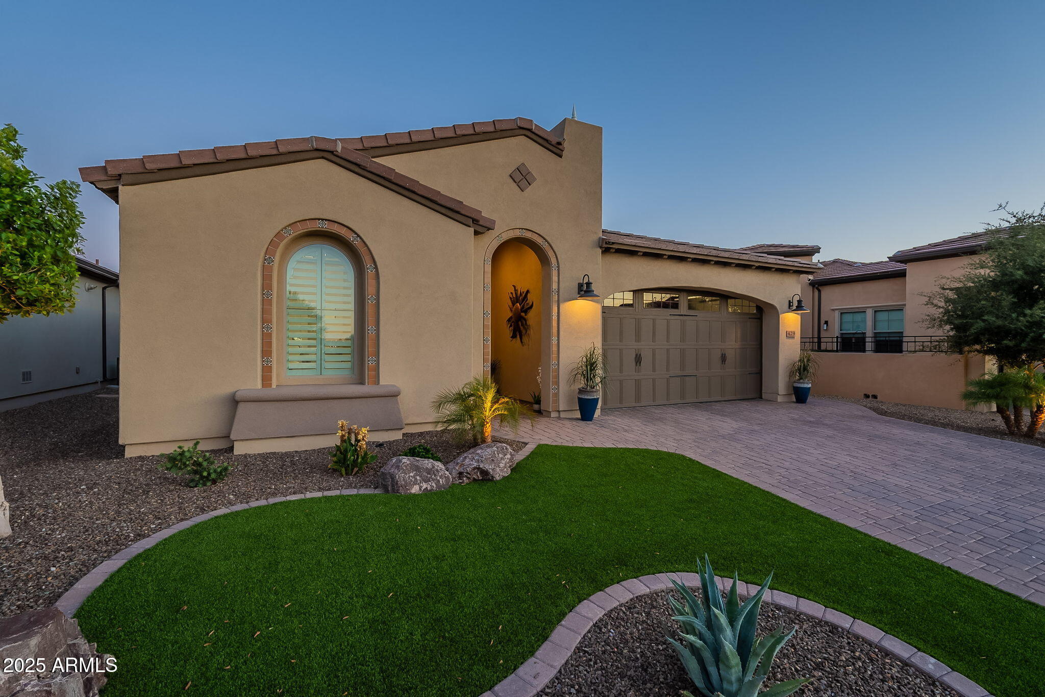 429 E VETERANS Way