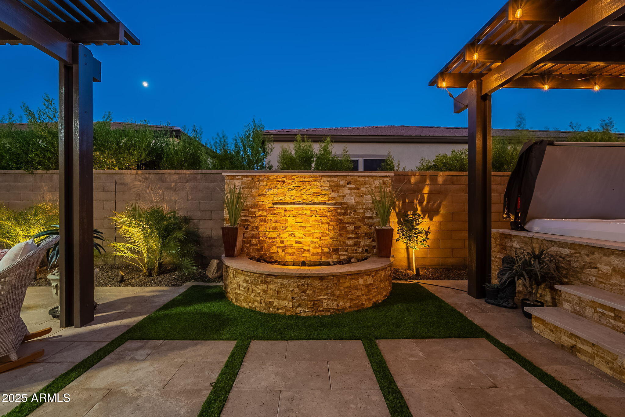 429 E VETERANS Way