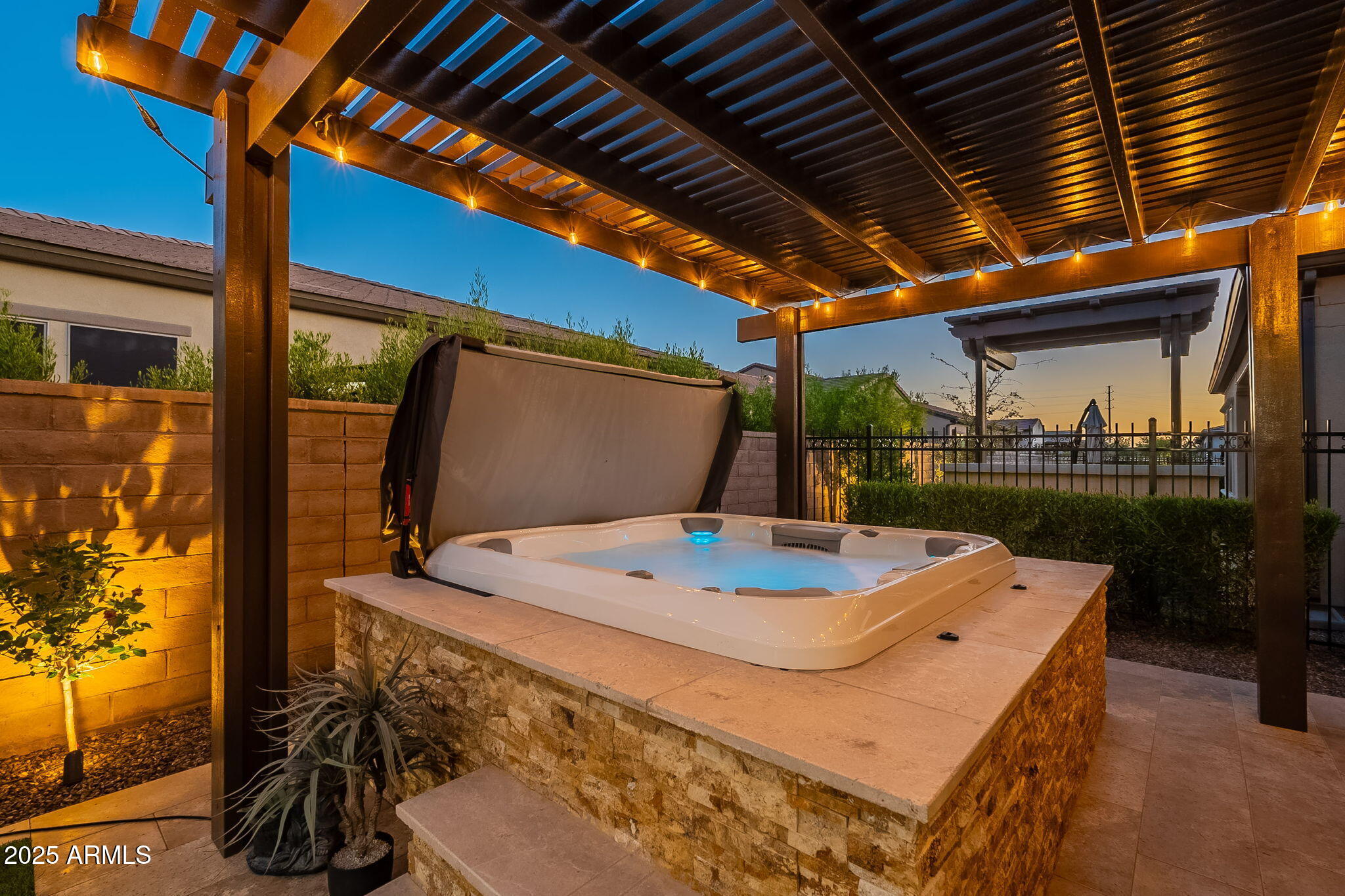 429 E VETERANS Way