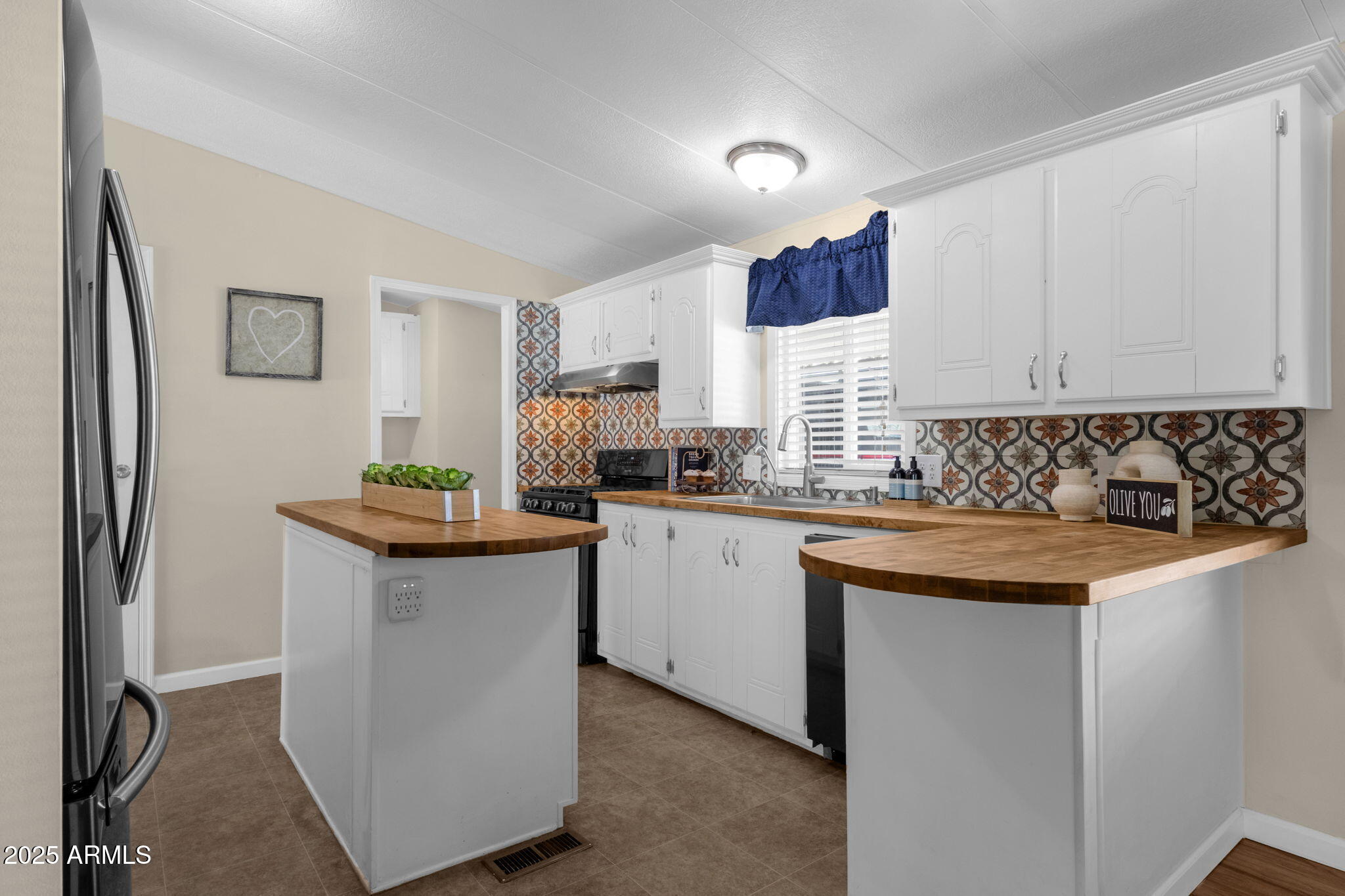 8350 E MCKELLIPS Road, 243