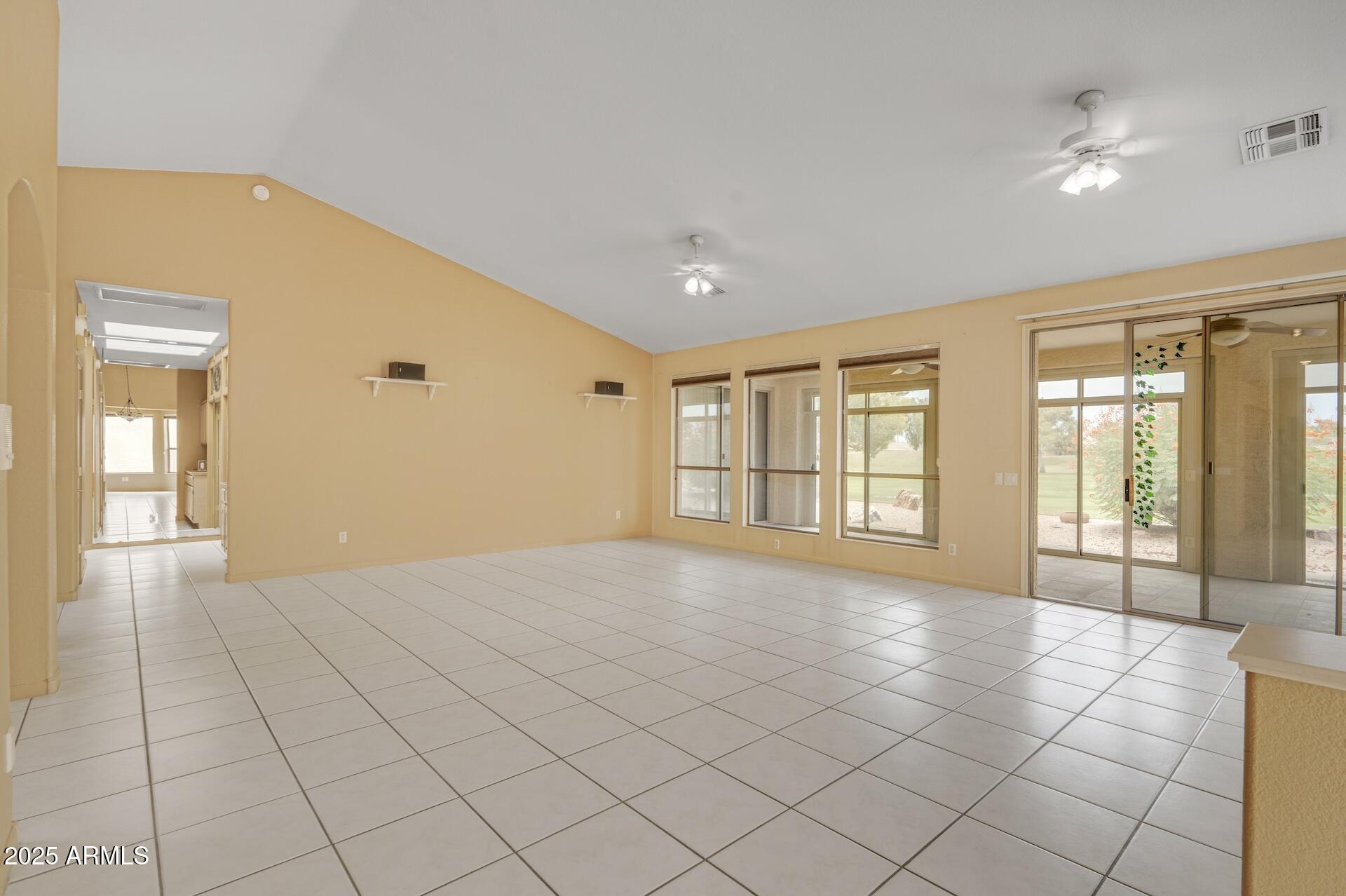 402 W BEECHNUT Place