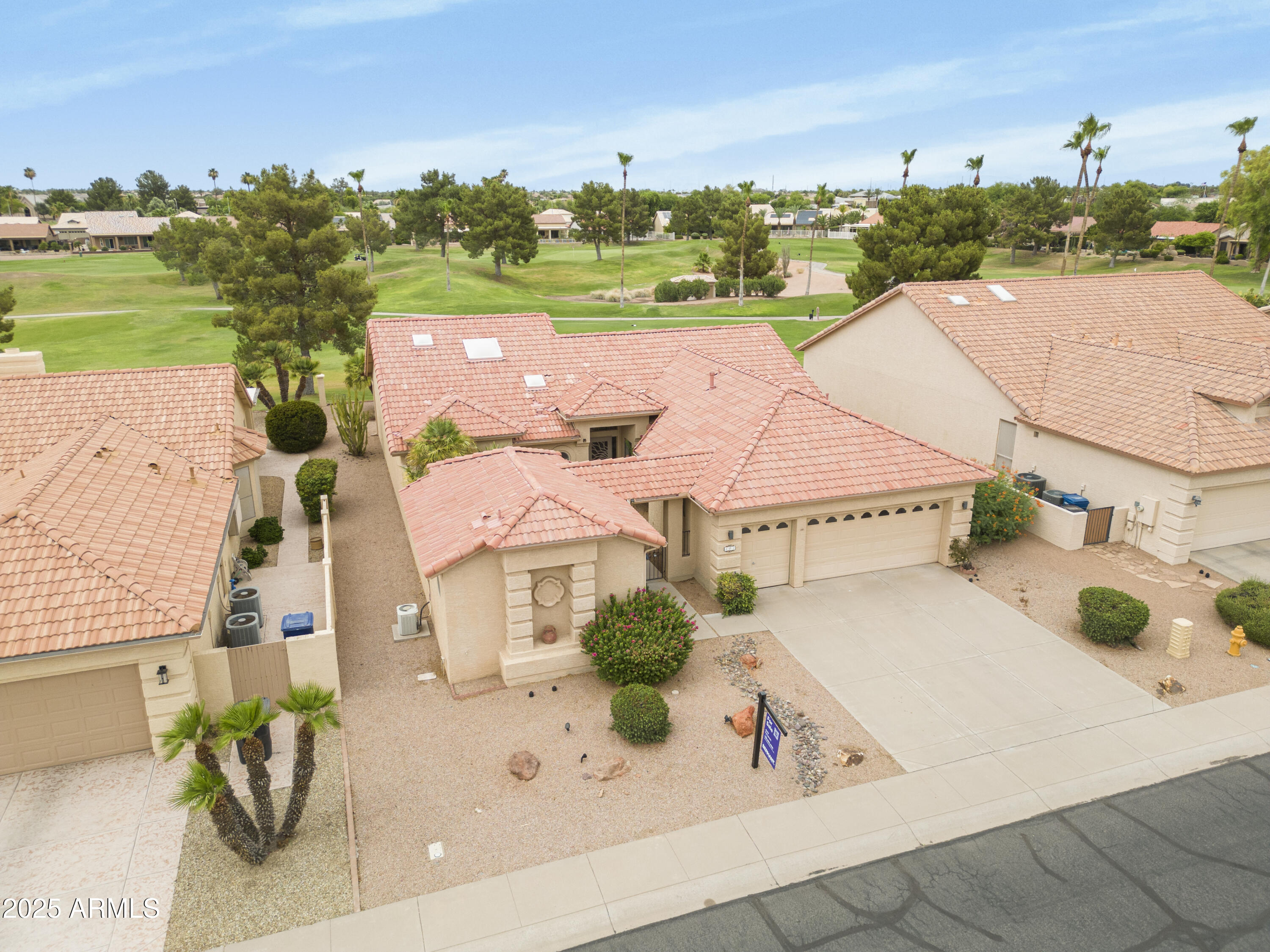 402 W BEECHNUT Place