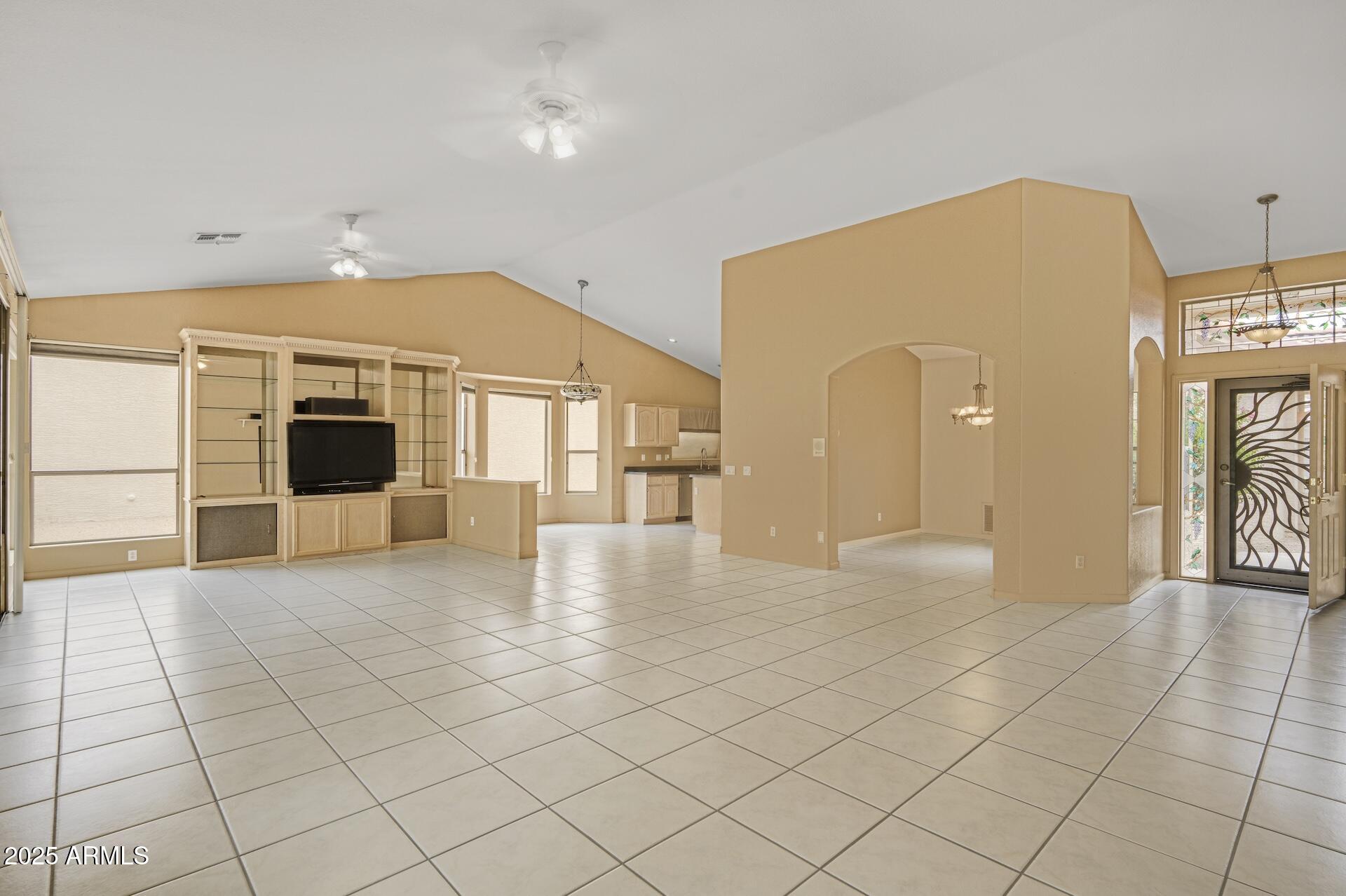 402 W BEECHNUT Place