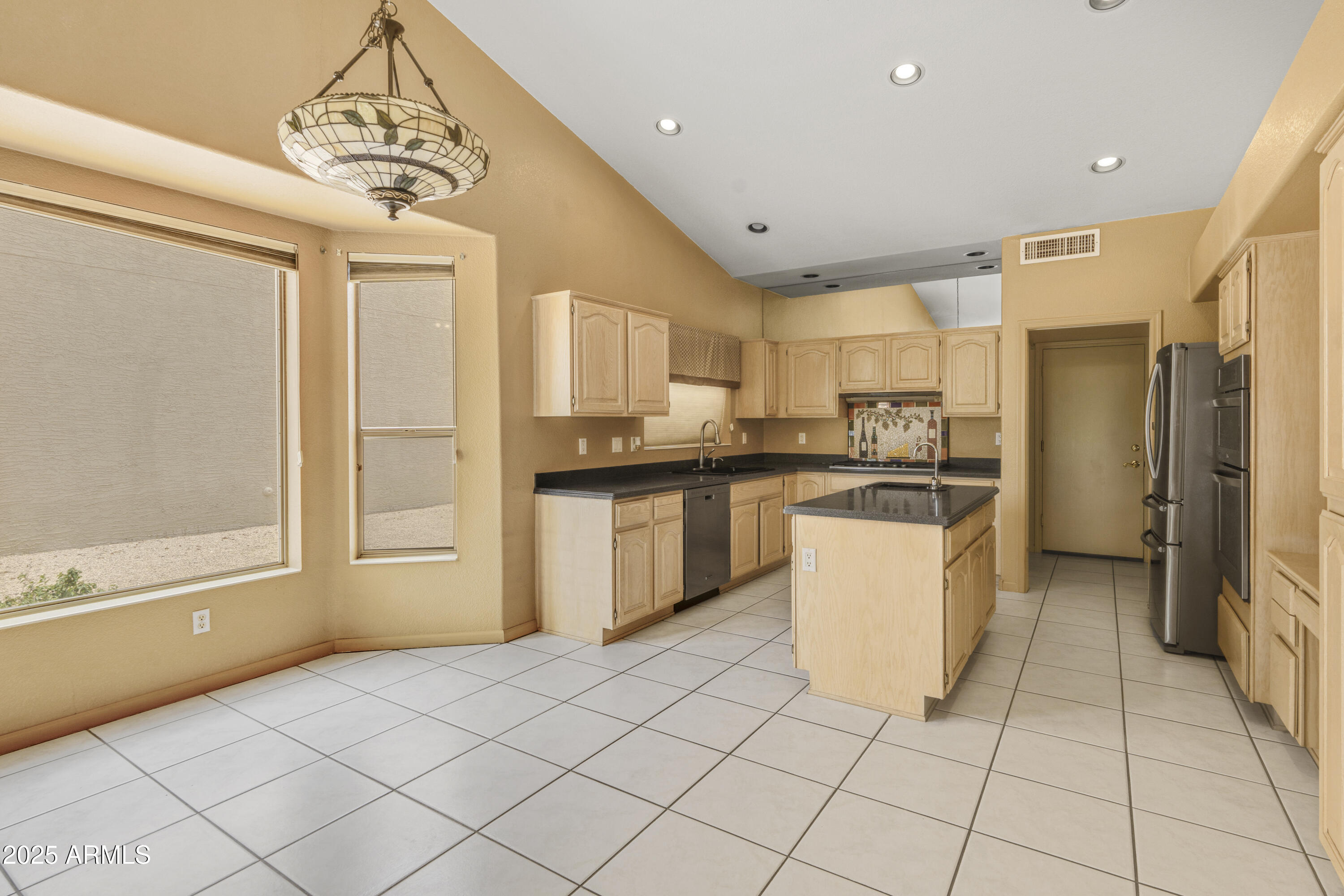 402 W BEECHNUT Place