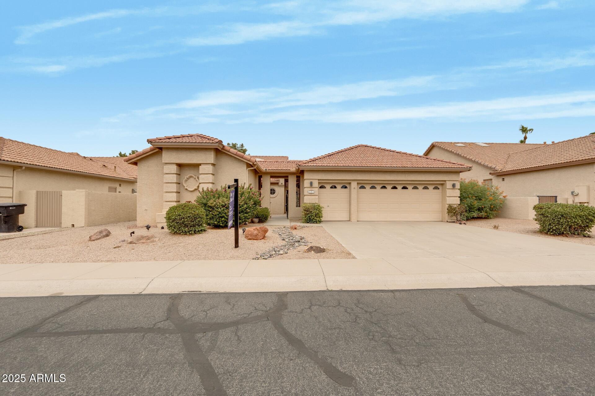 402 W BEECHNUT Place