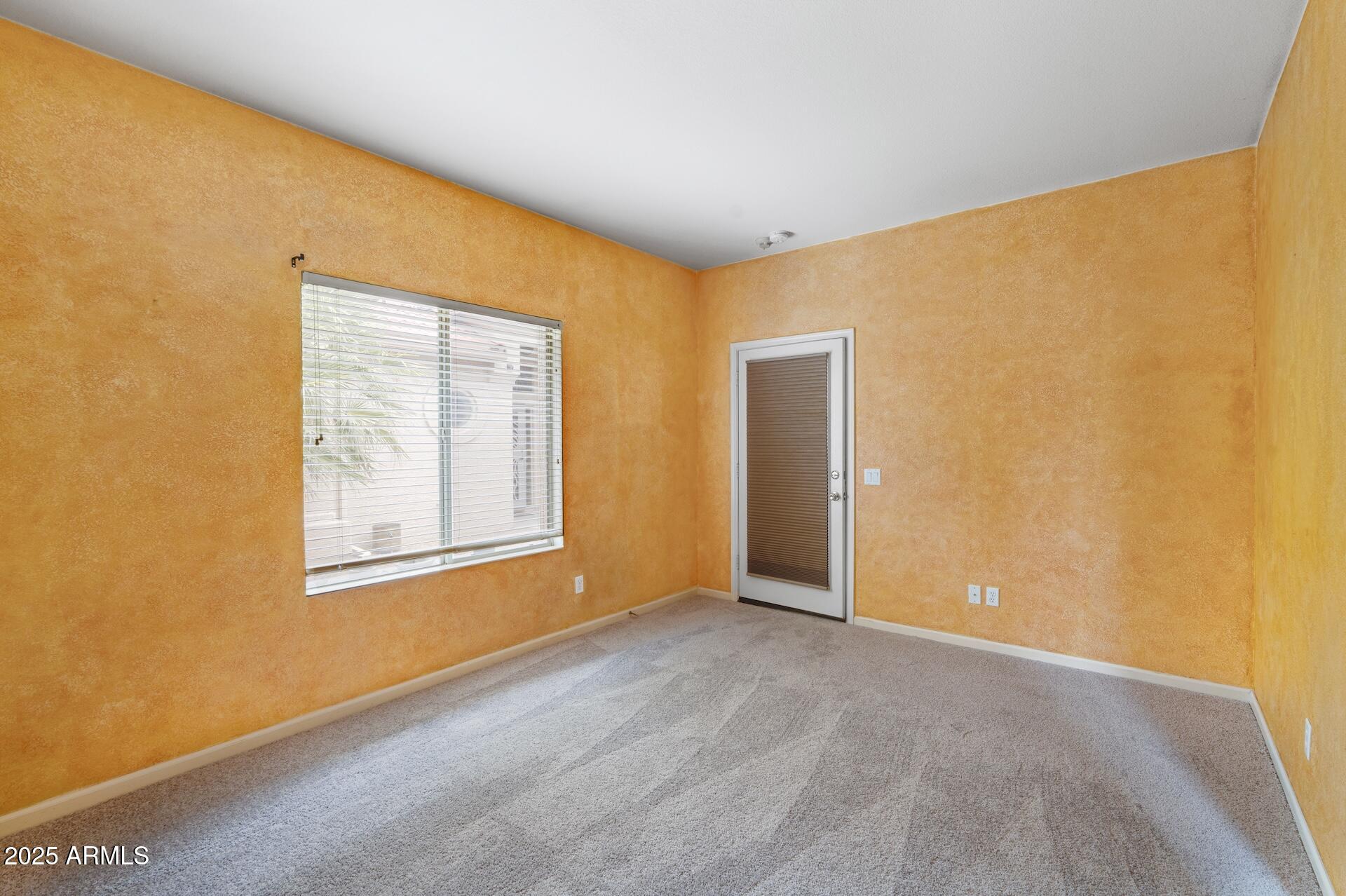 402 W BEECHNUT Place