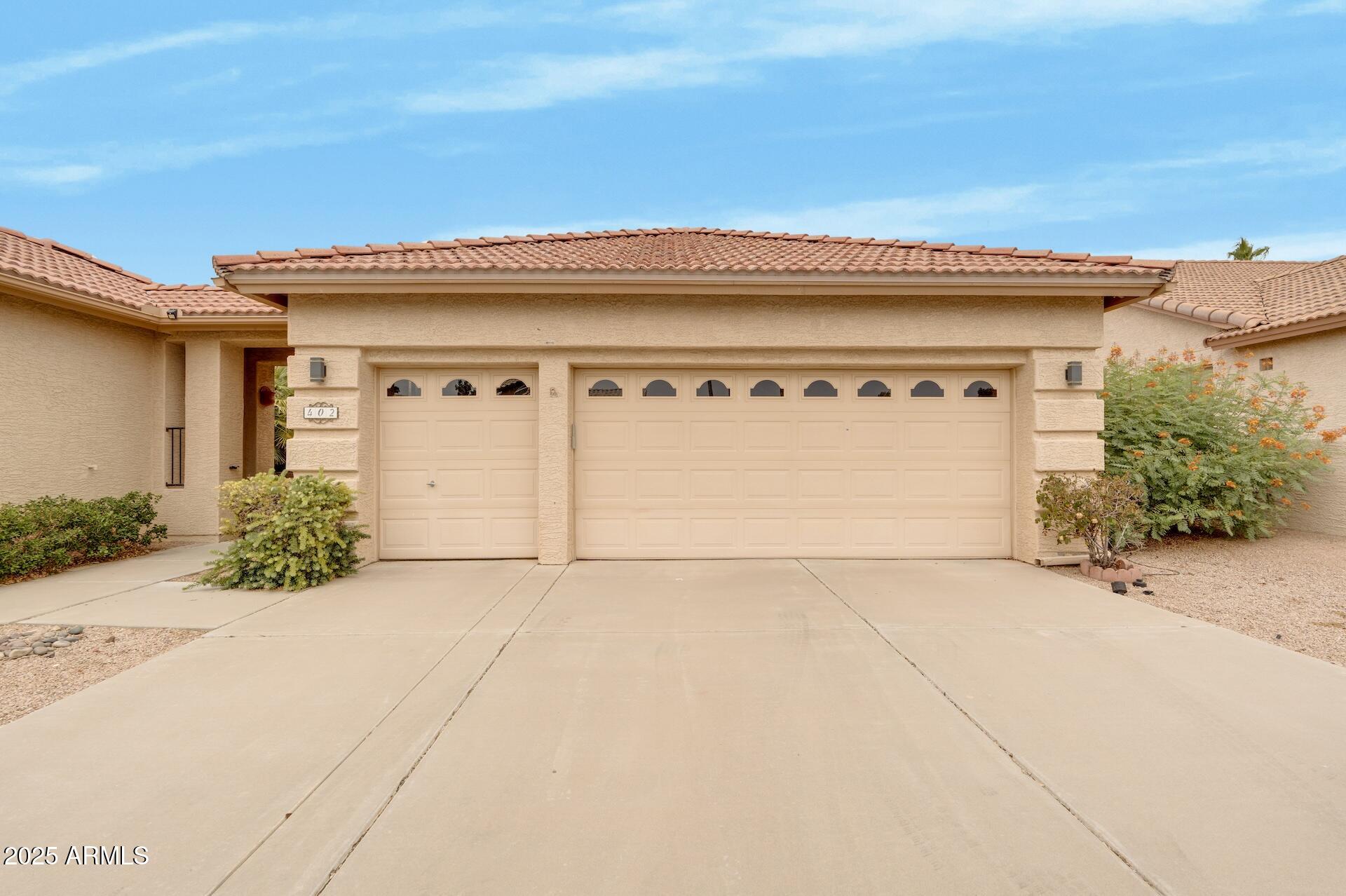 402 W BEECHNUT Place