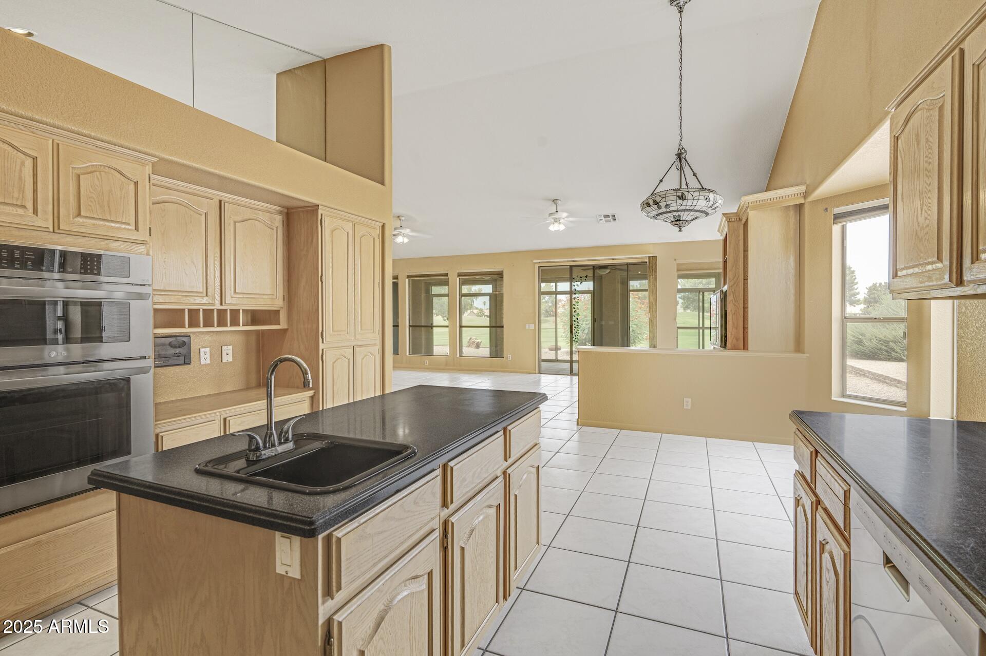 402 W BEECHNUT Place