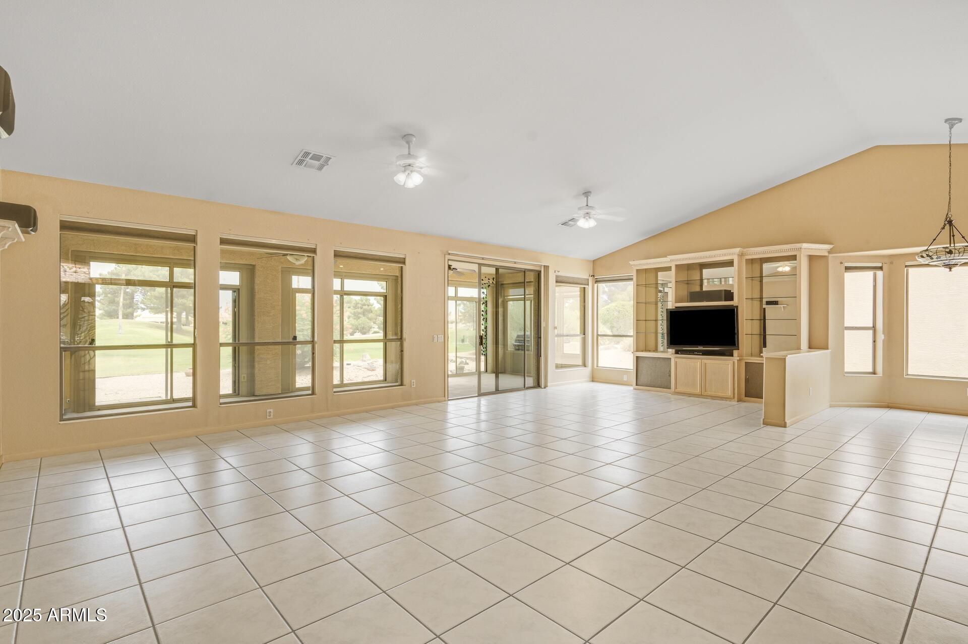 402 W BEECHNUT Place
