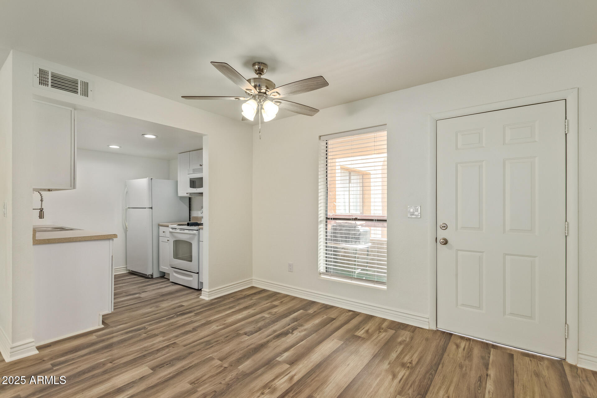 3131 W COCHISE Drive, 252