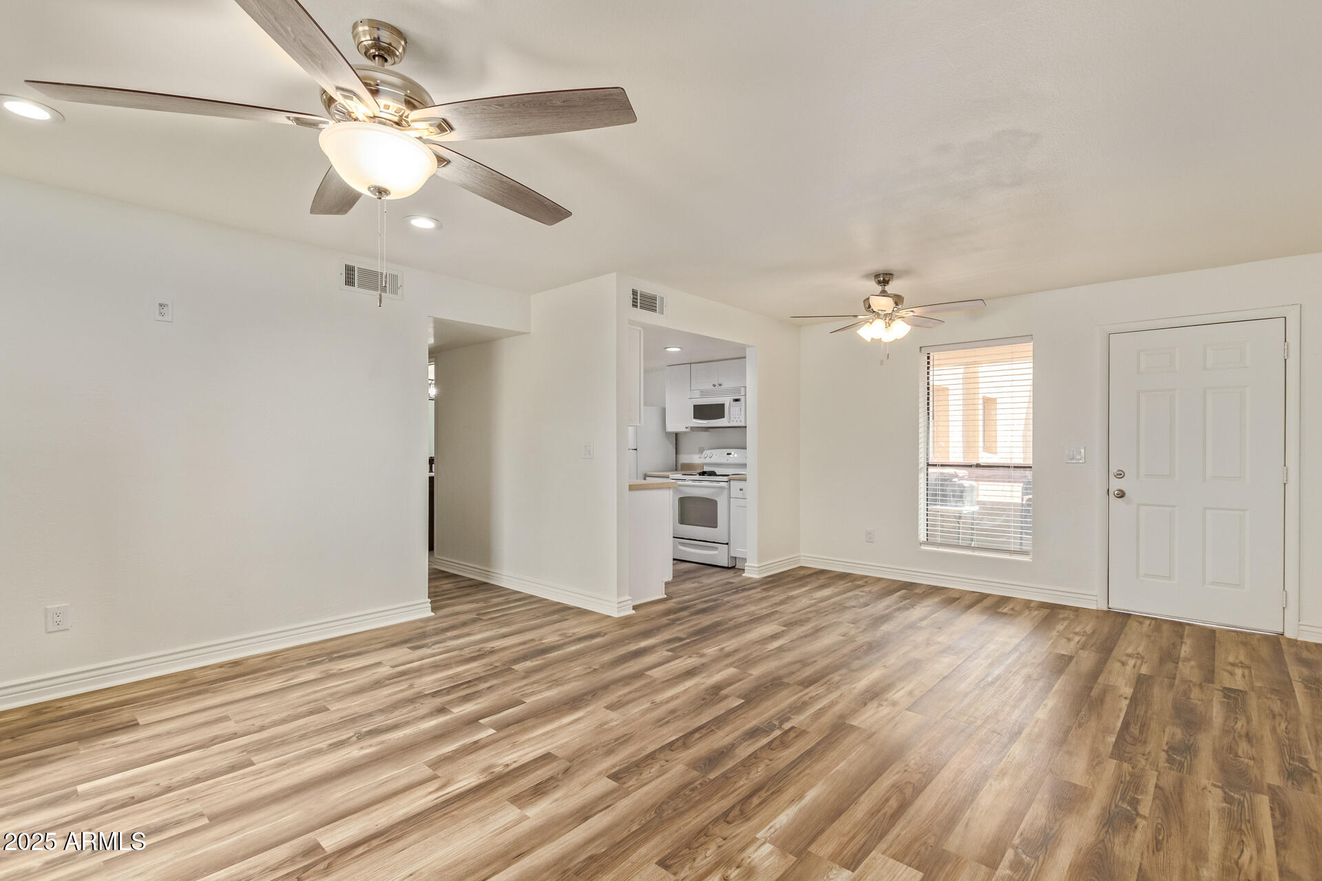 3131 W COCHISE Drive, 252