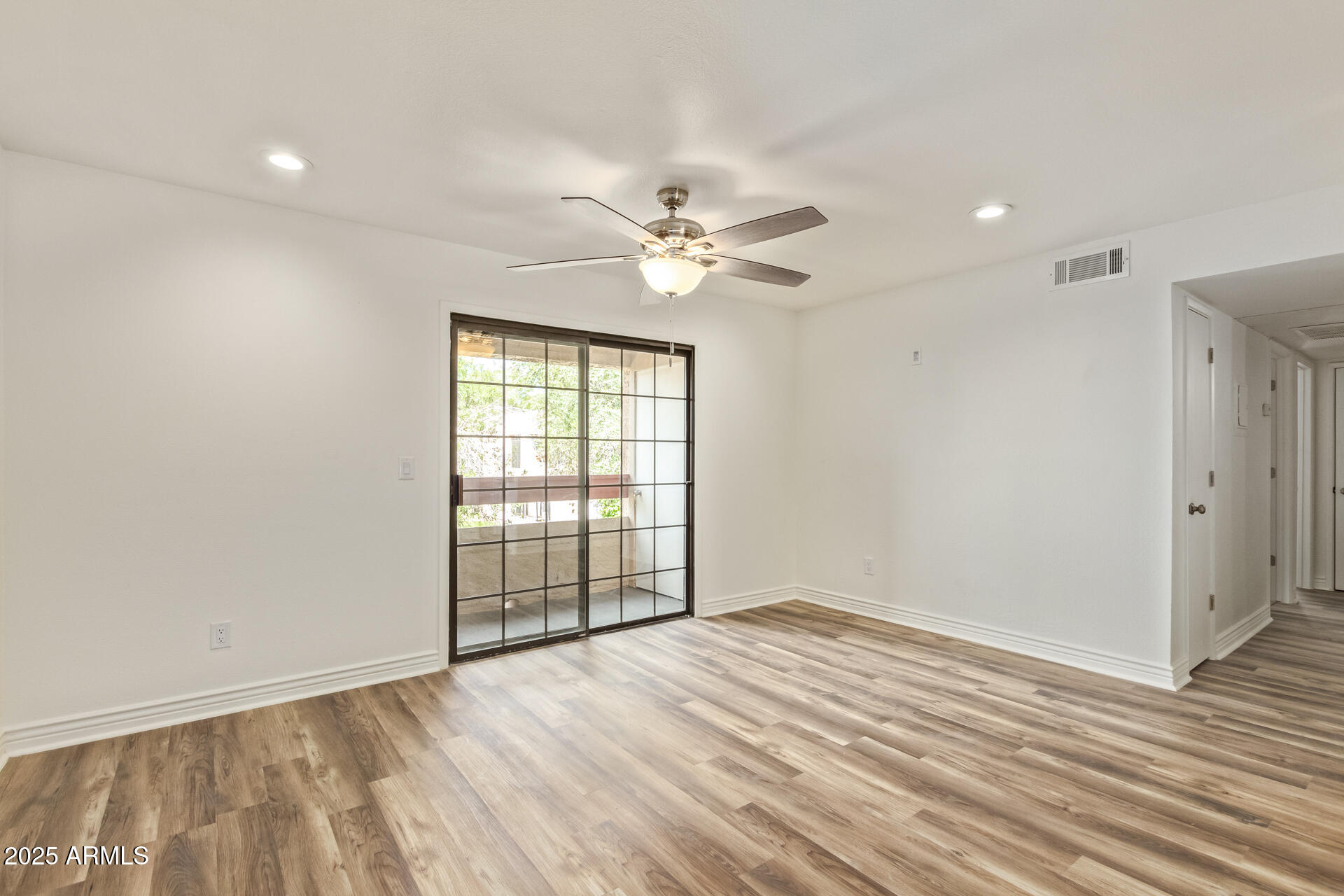 3131 W COCHISE Drive, 252