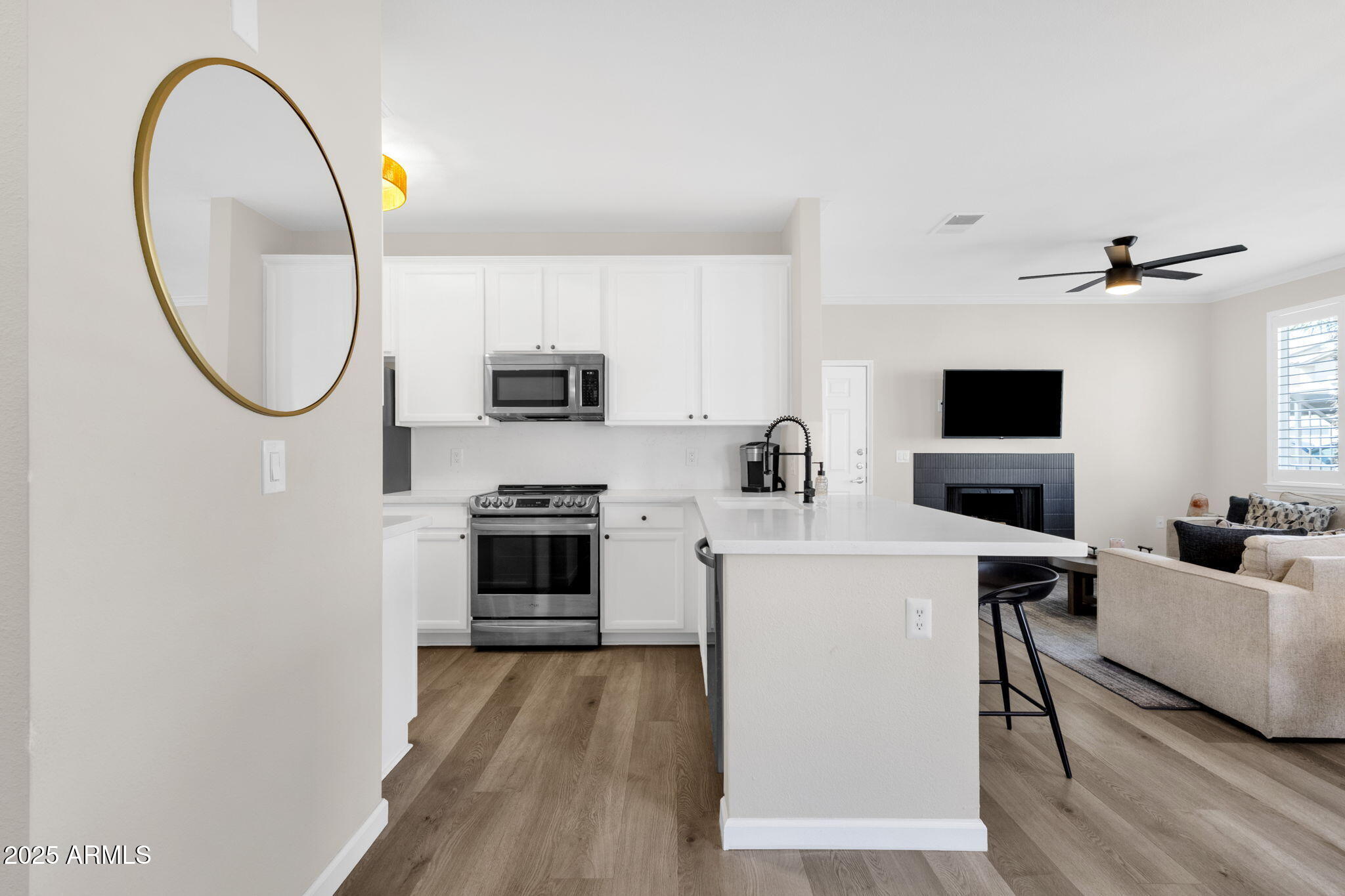 7009 E ACOMA Drive, 1081