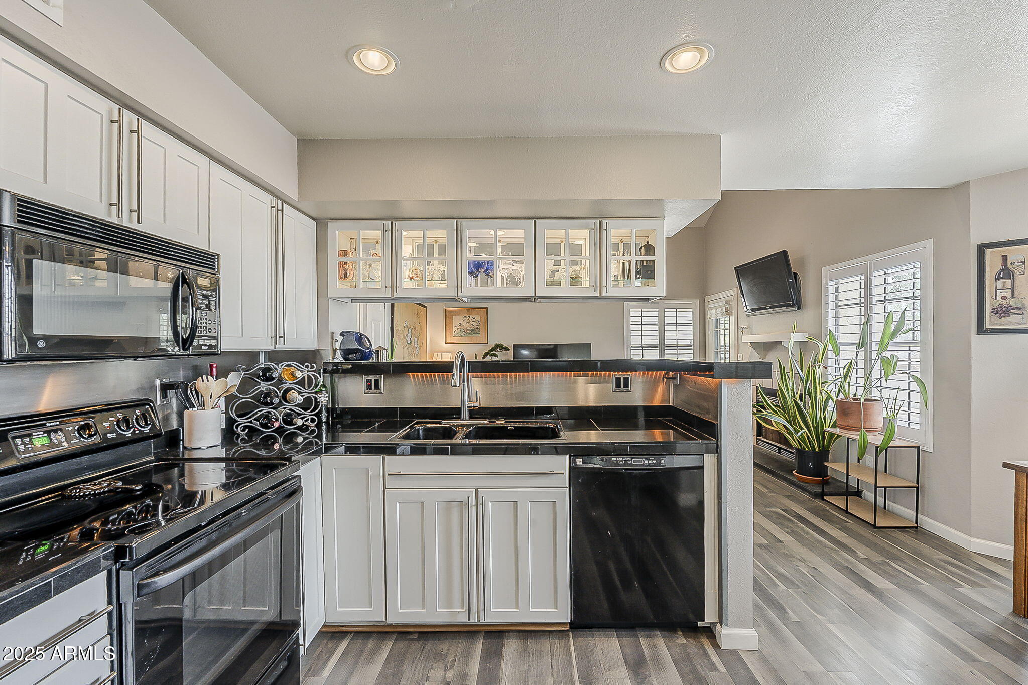 2333 E SOUTHERN Avenue 2050