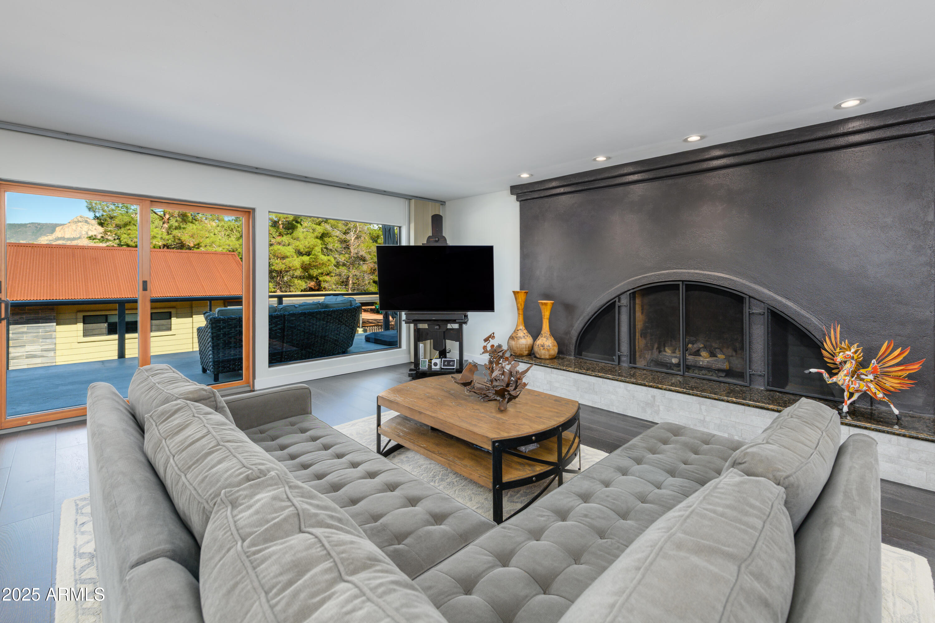 225 SOLDIERS PASS Road