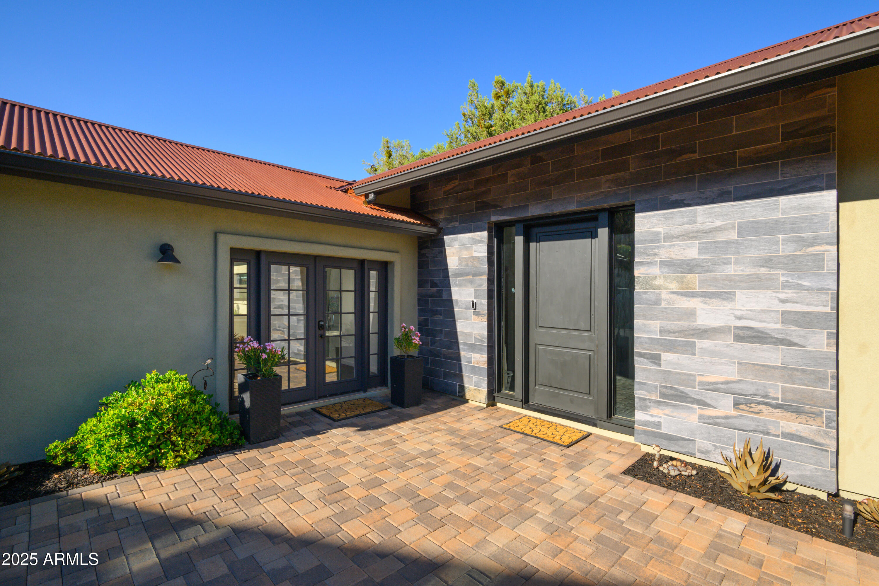 225 SOLDIERS PASS Road