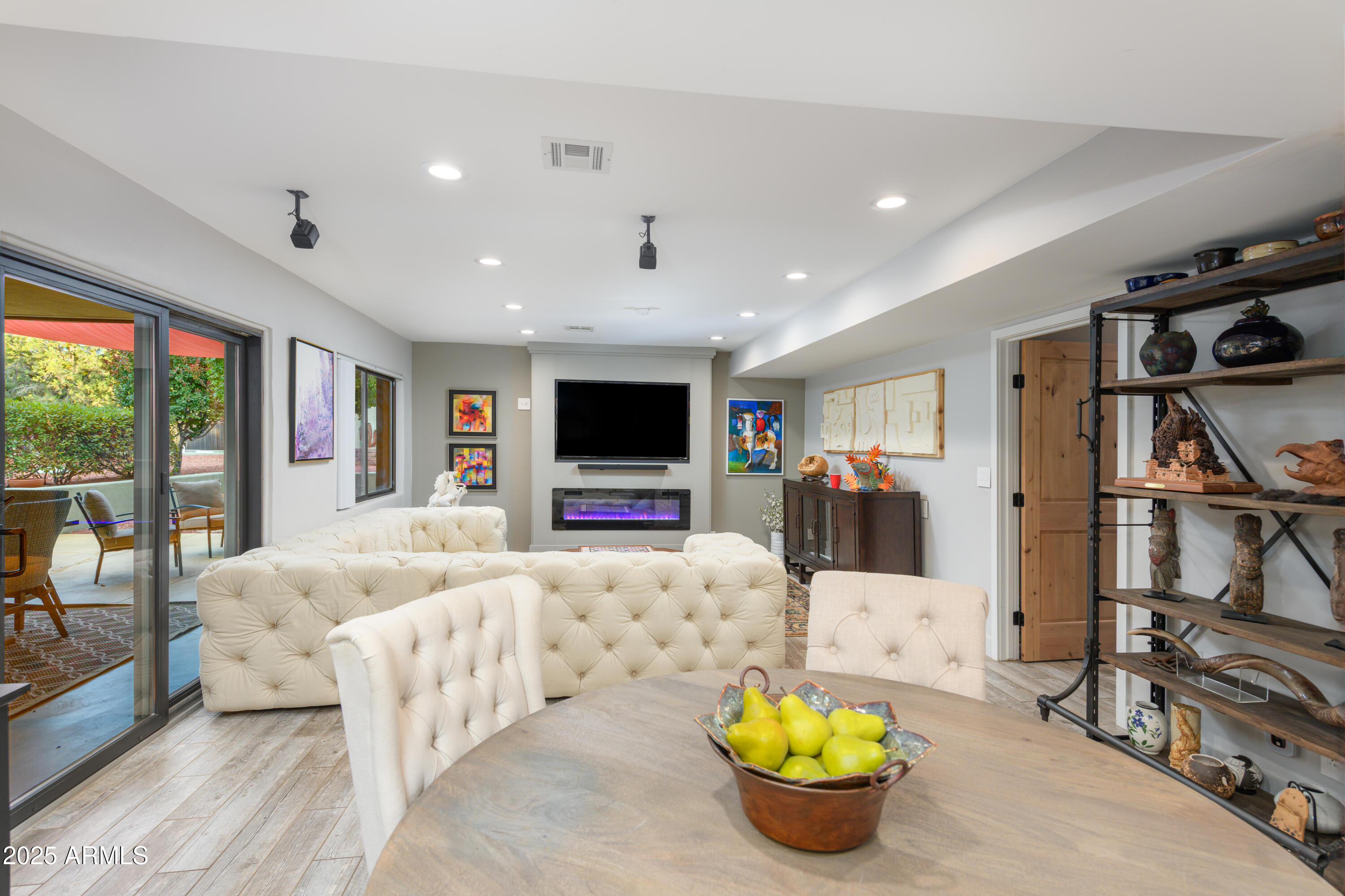 225 SOLDIERS PASS Road