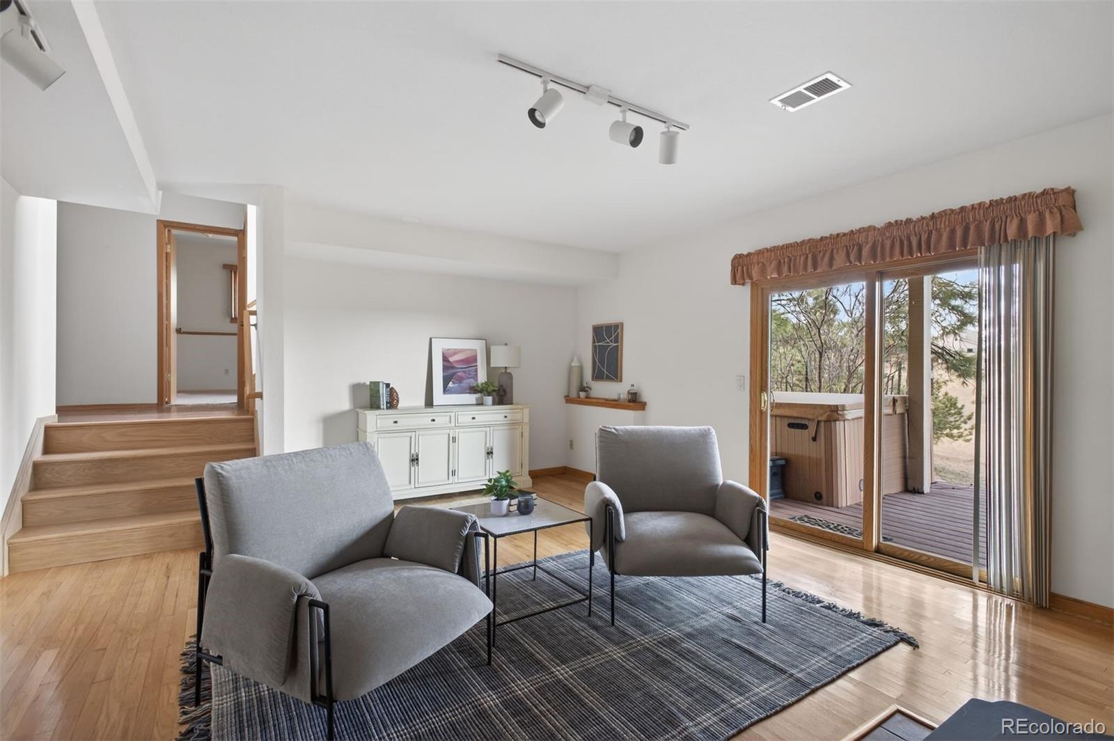 942 Gilia Drive